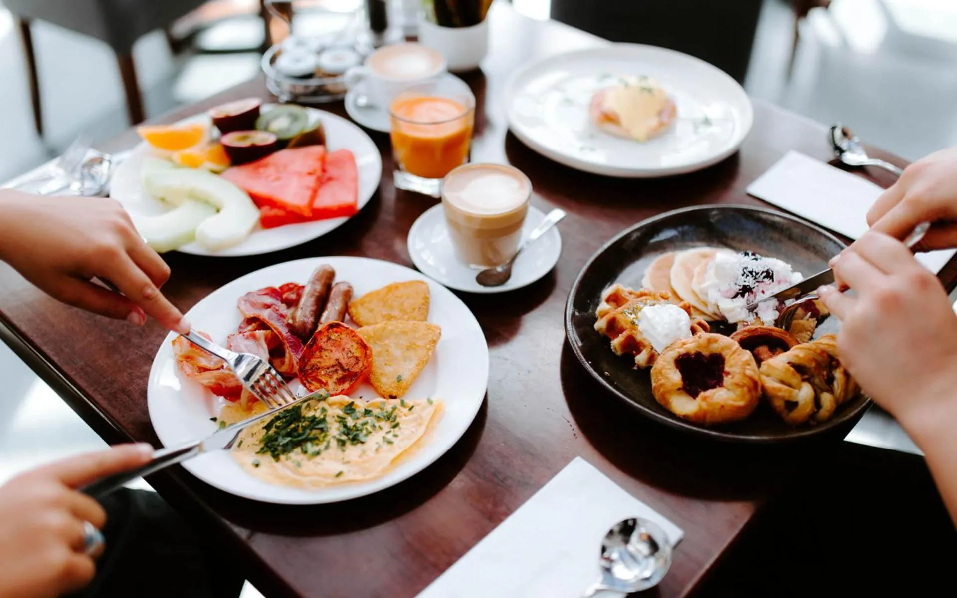 Breakfast in Hotel Square