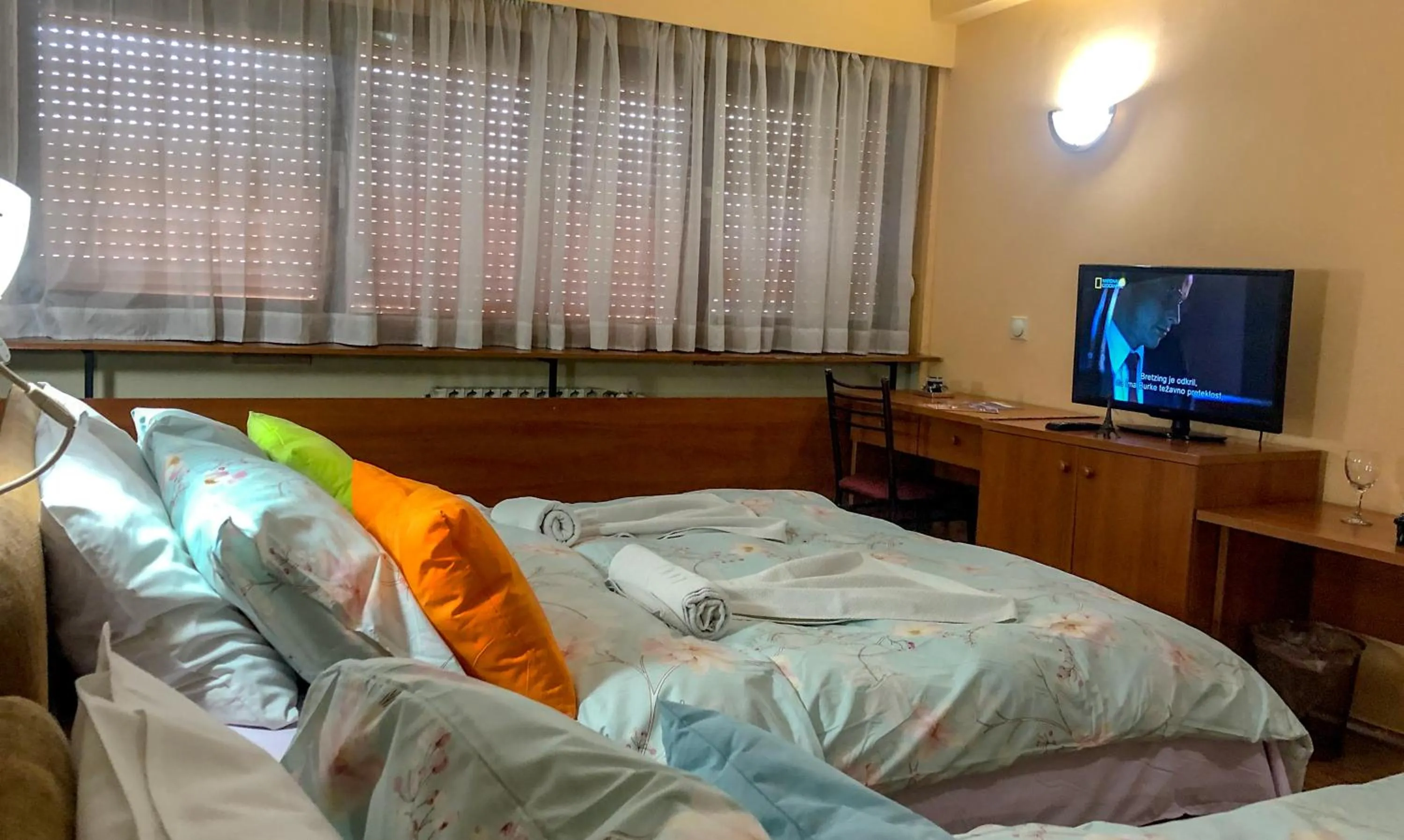 TV and multimedia, Bed in Hotel Square