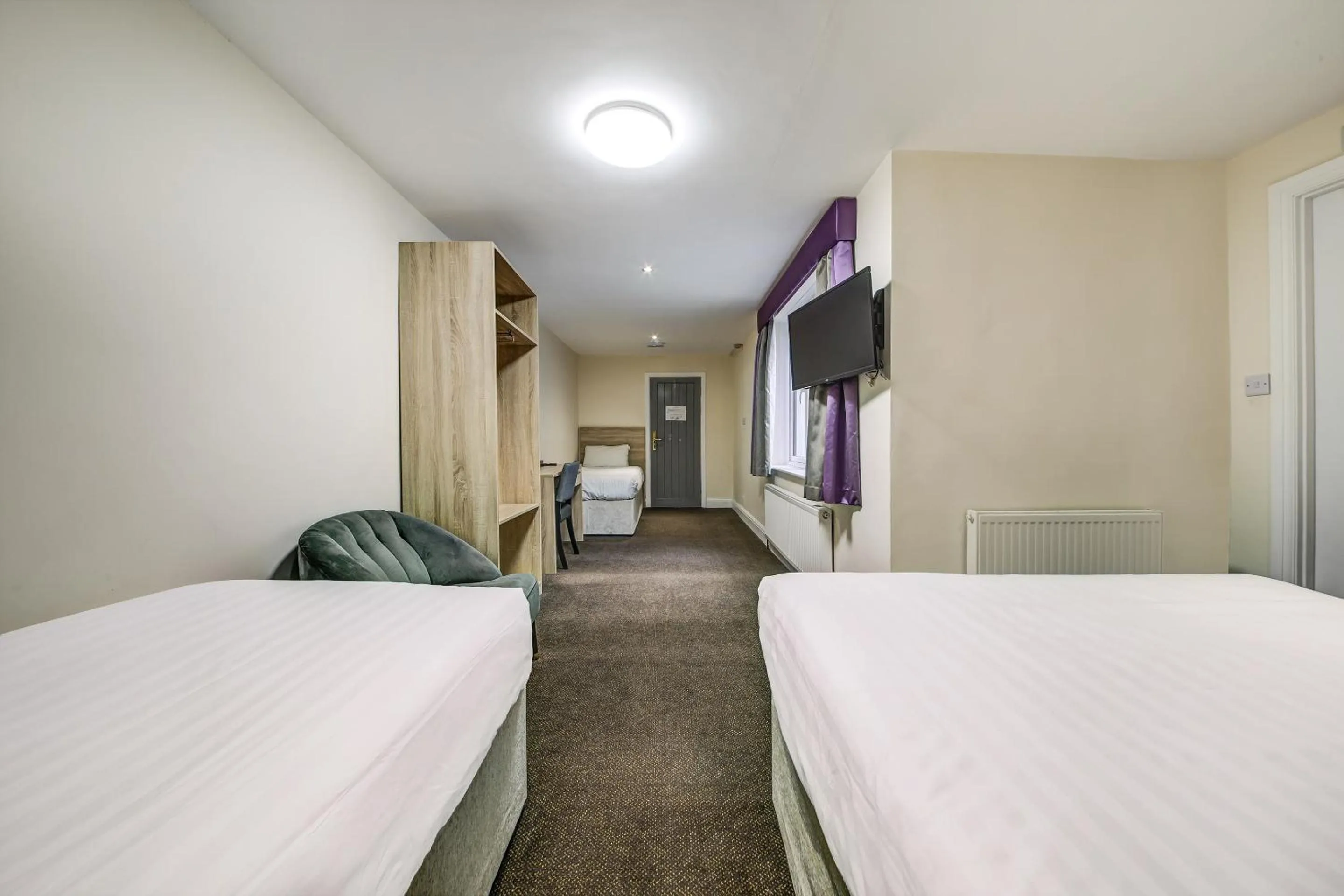 Bedroom in OYO 24 Sussex, London Paddington