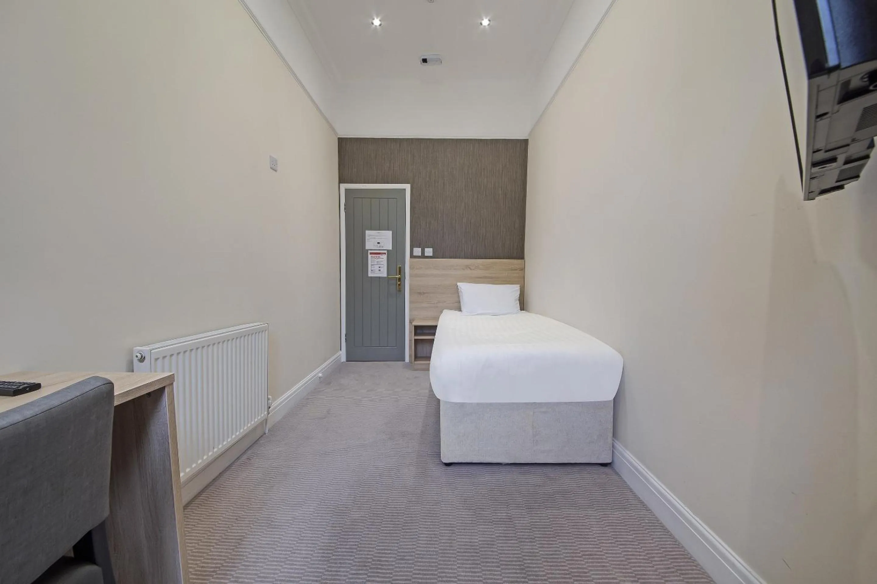 Bedroom in OYO 24 Sussex, London Paddington