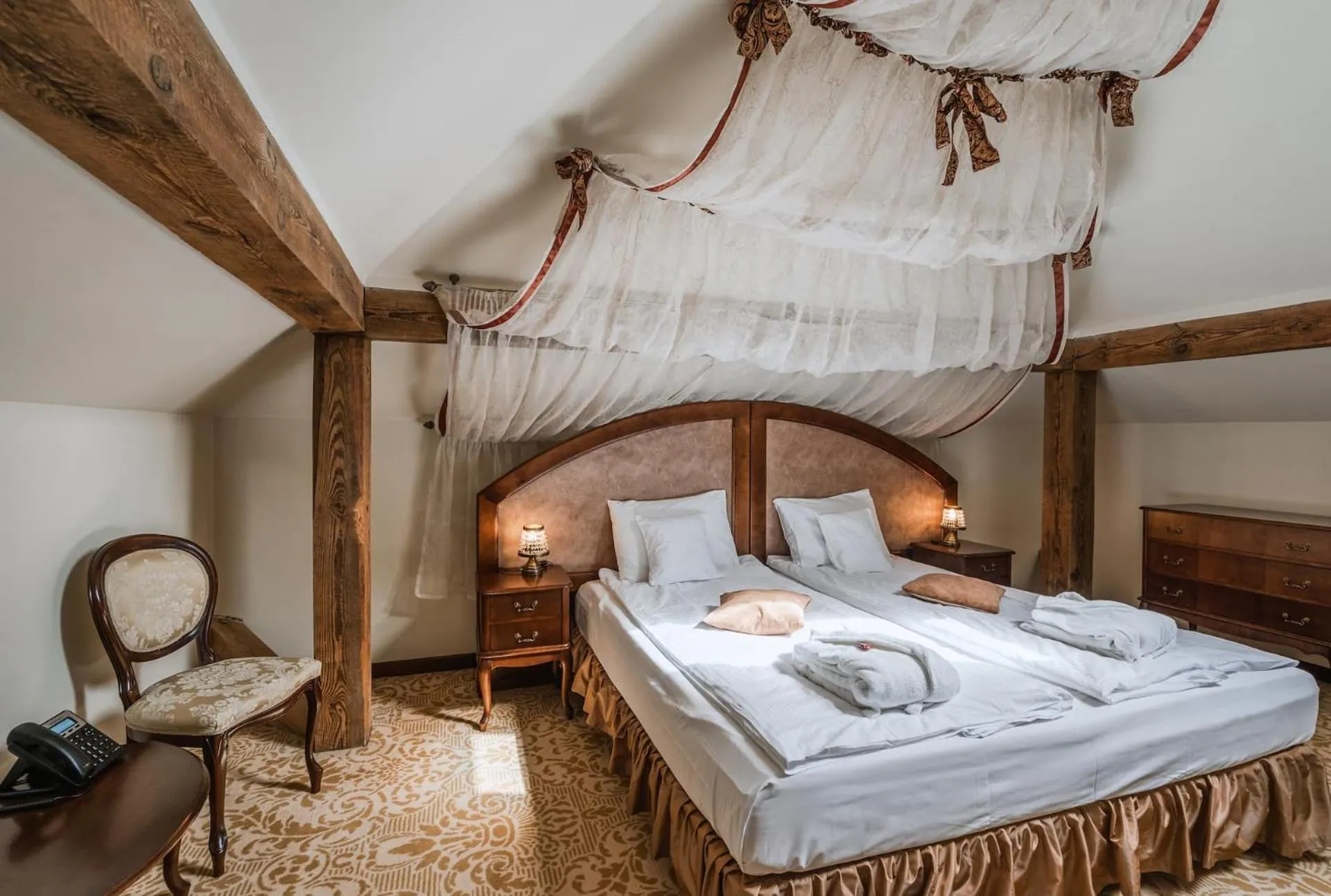 Photo of the whole room, Bed in Dwór Kombornia Hotel&SPA