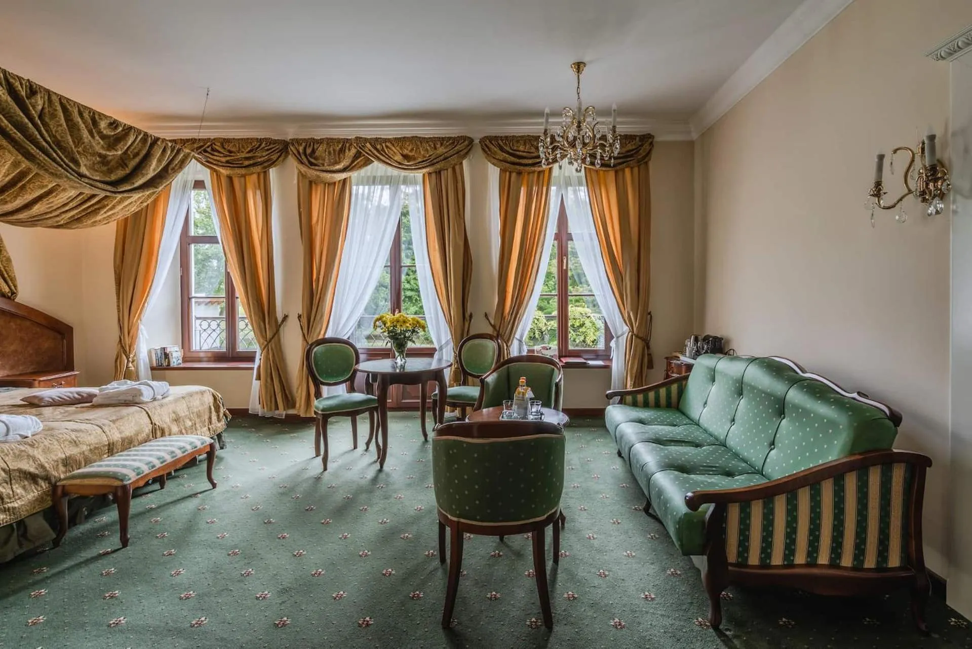 Bed in Dwór Kombornia Hotel&SPA