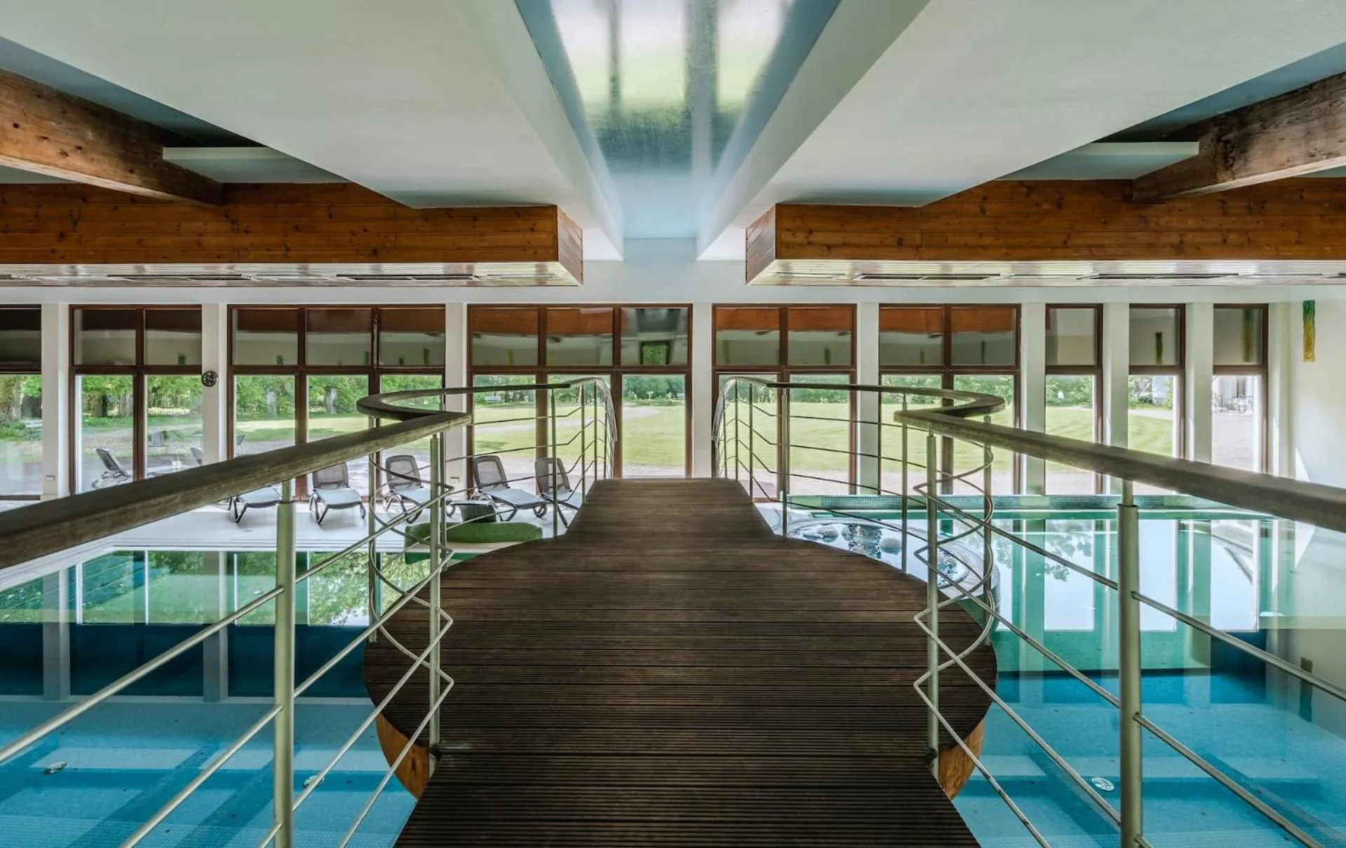 Swimming pool in Dwór Kombornia Hotel&SPA