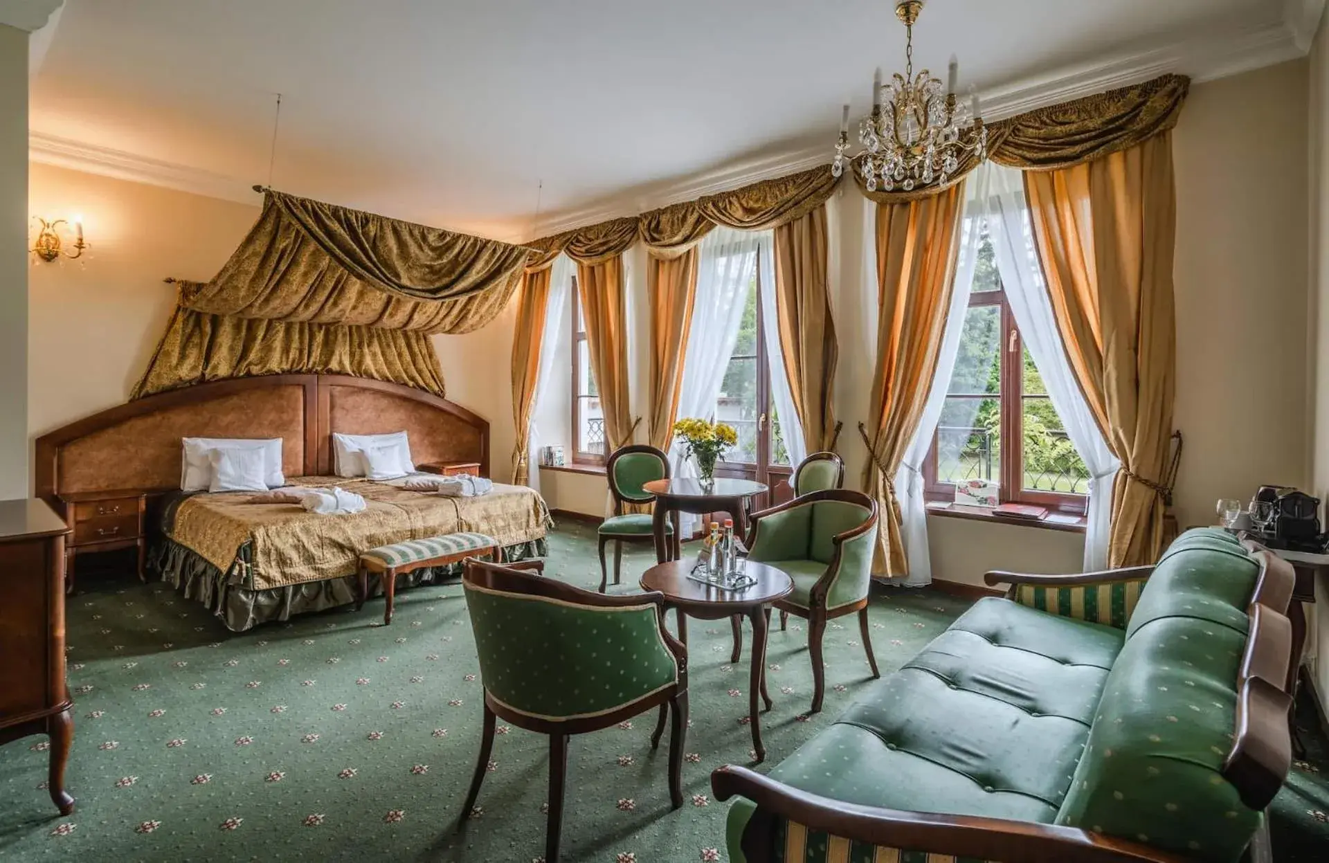 Deluxe Junior Suite in Dwór Kombornia Hotel&SPA Deluxe Junior Suite in Dwór Kombornia Hotel&SPA