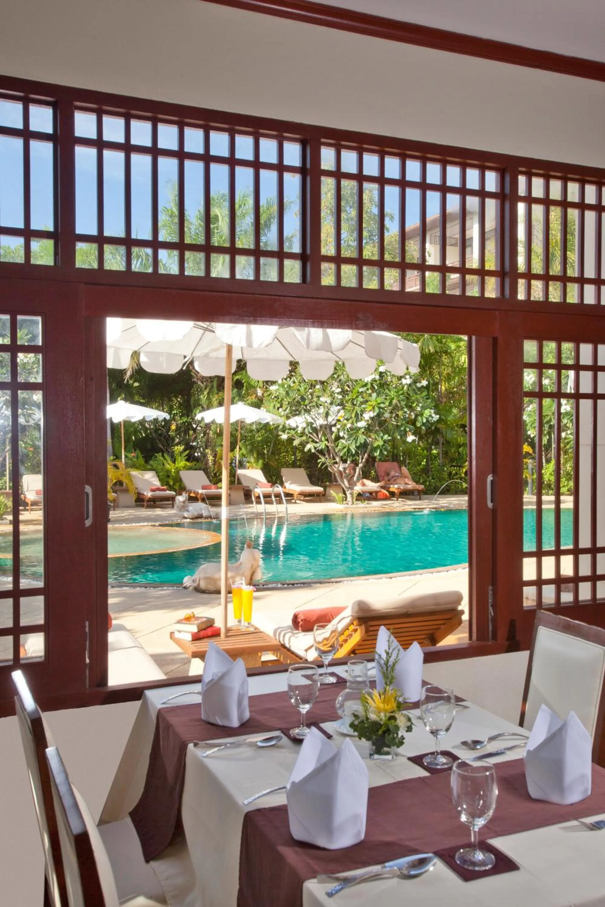 Restaurant/places to eat in Le Murraya Boutique Serviced Residence & Resort