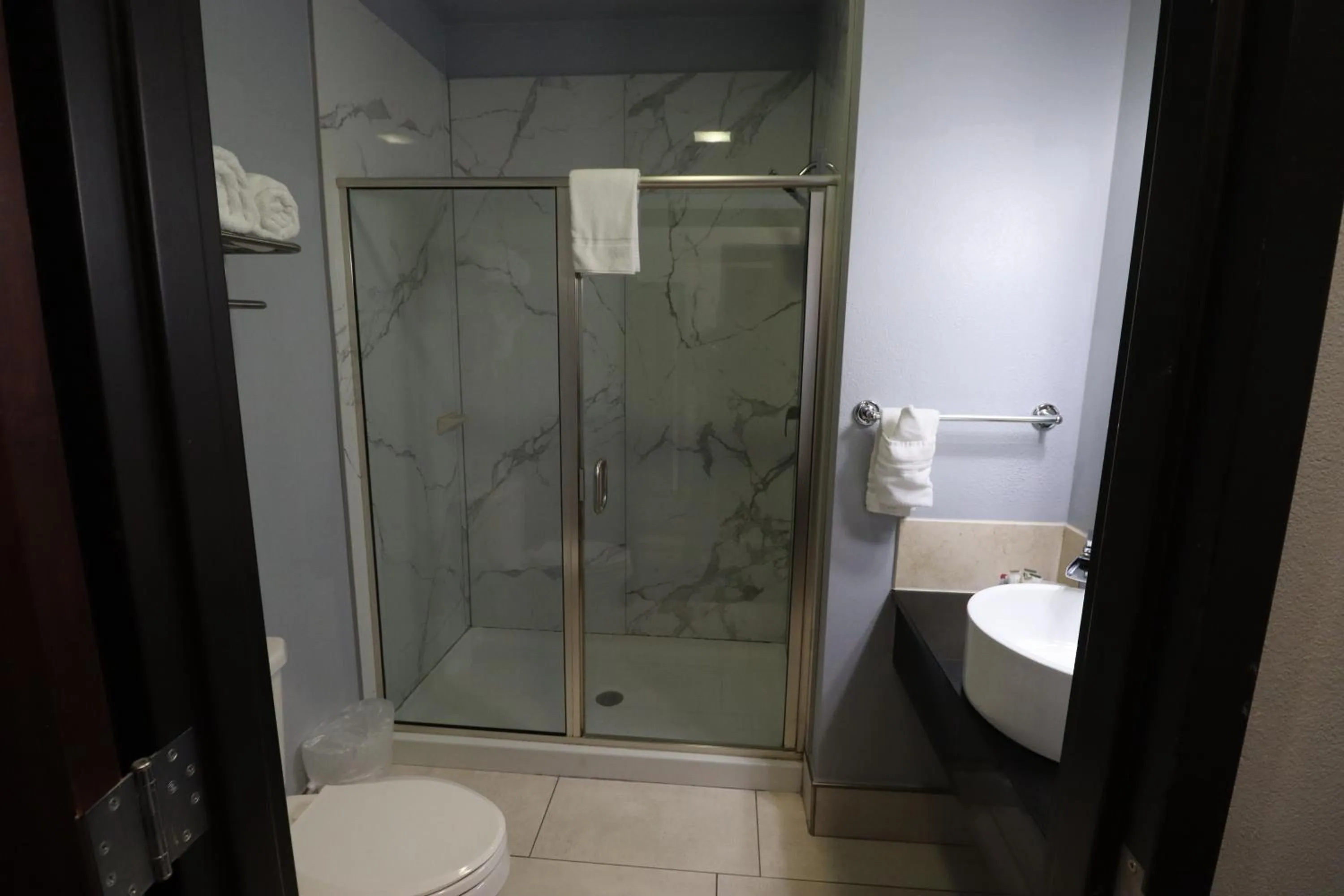 Shower in Days Inn & Suites by Wyndham Milwaukee