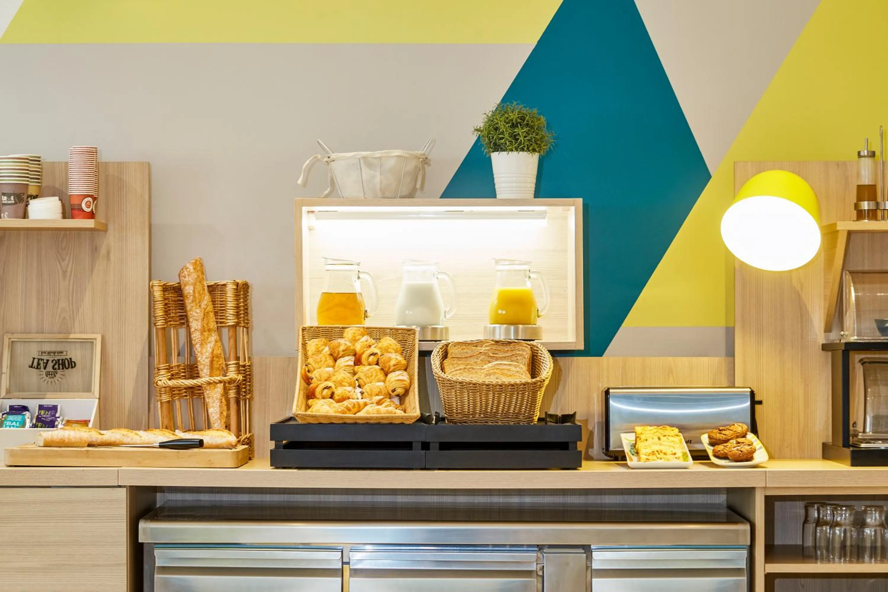 Buffet breakfast in Aparthotel Adagio Access Marseille Saint Charles