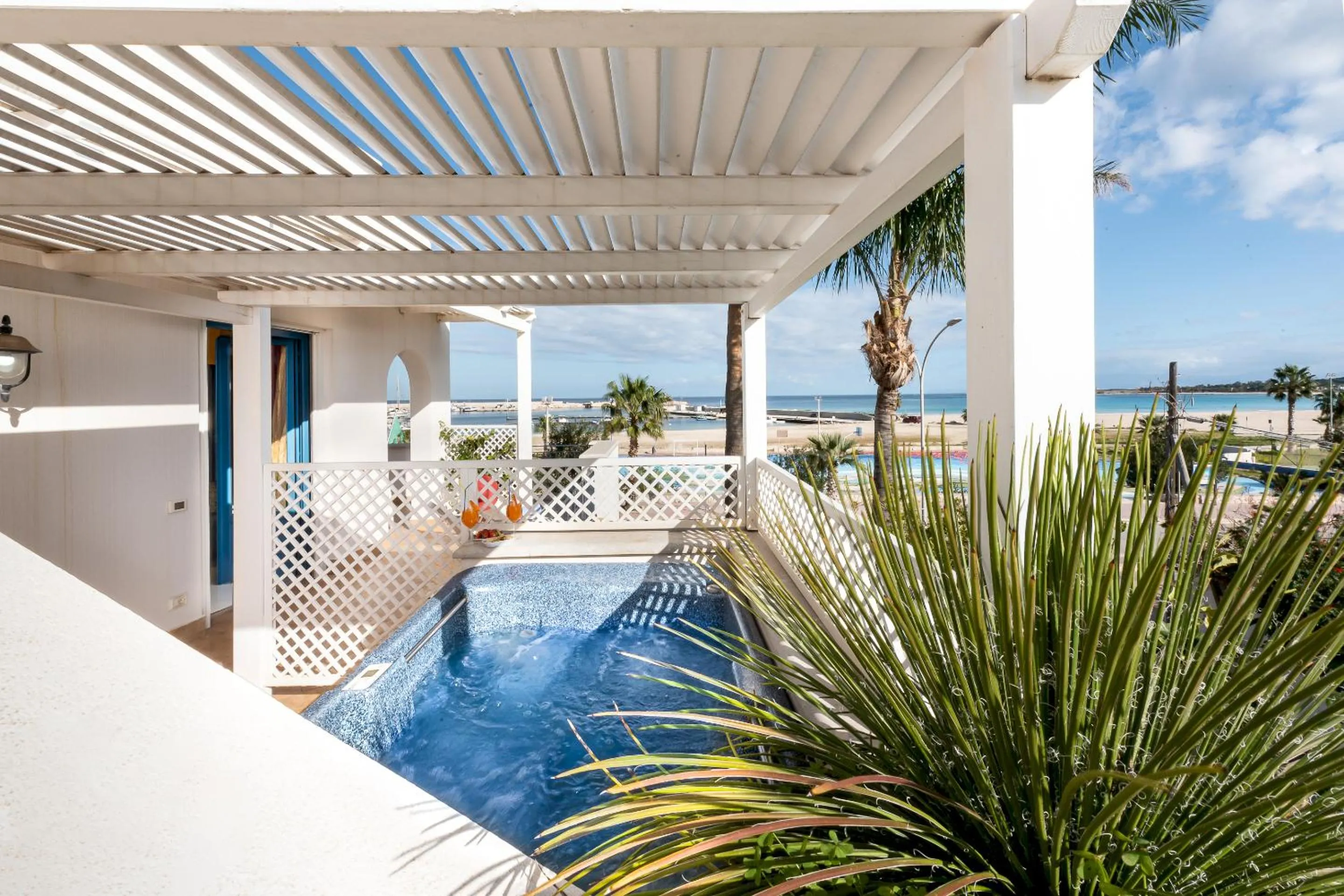 Pool view in Hotel Ristorante Mediterraneo Faro