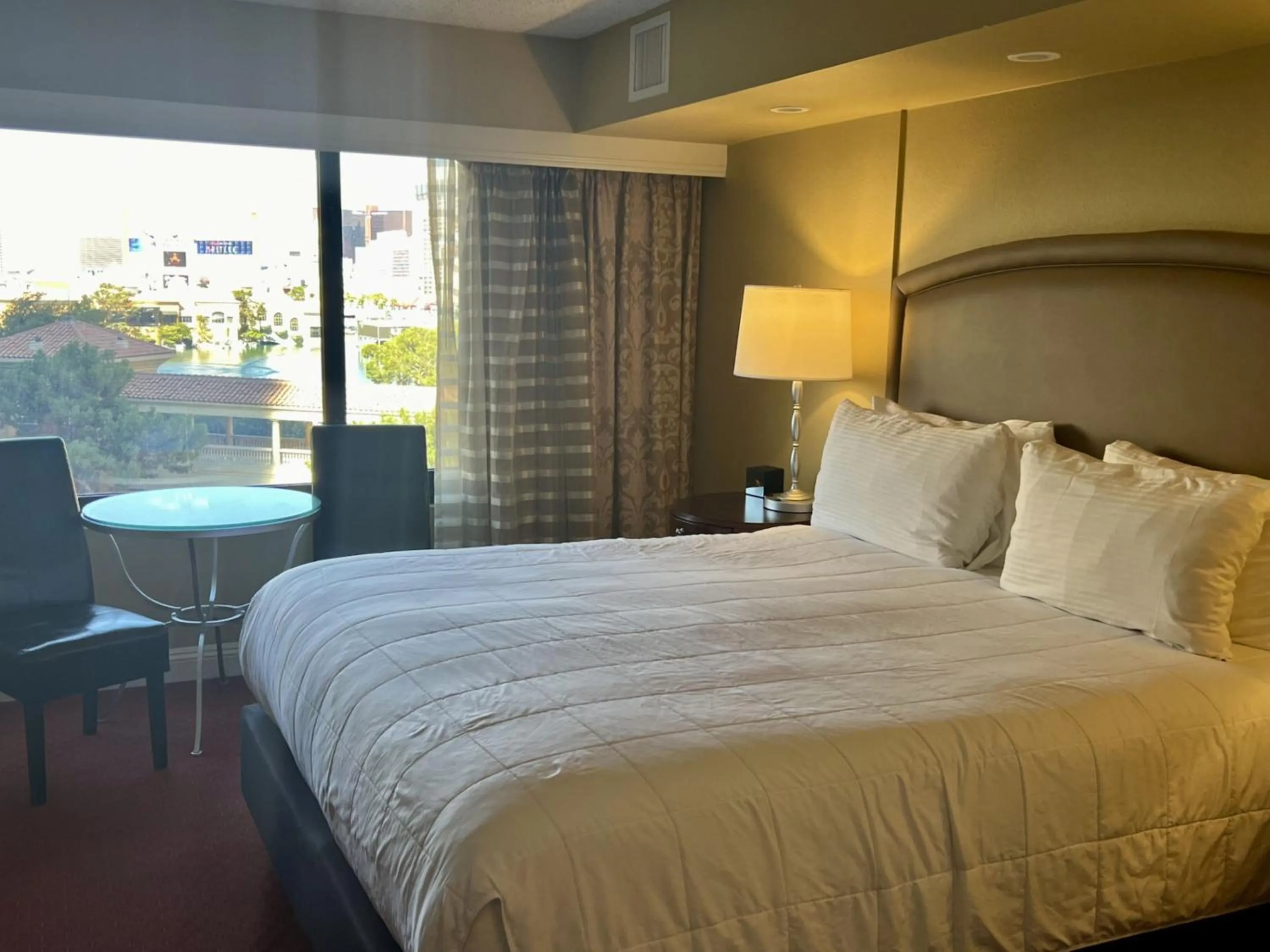 Bedroom, Bed in GetAways at the Jockey Club