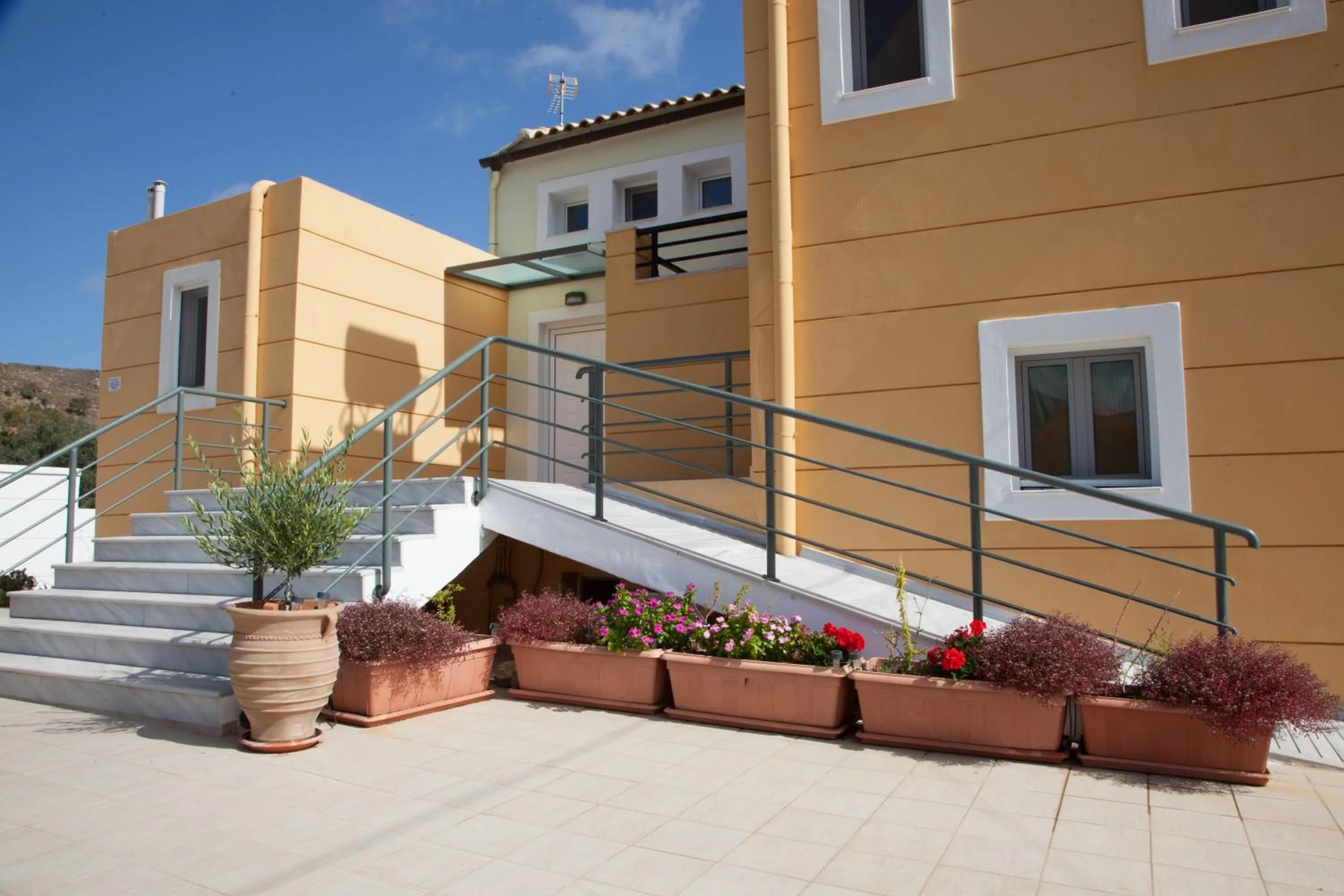 Facade/entrance in Villa Frati Gorge