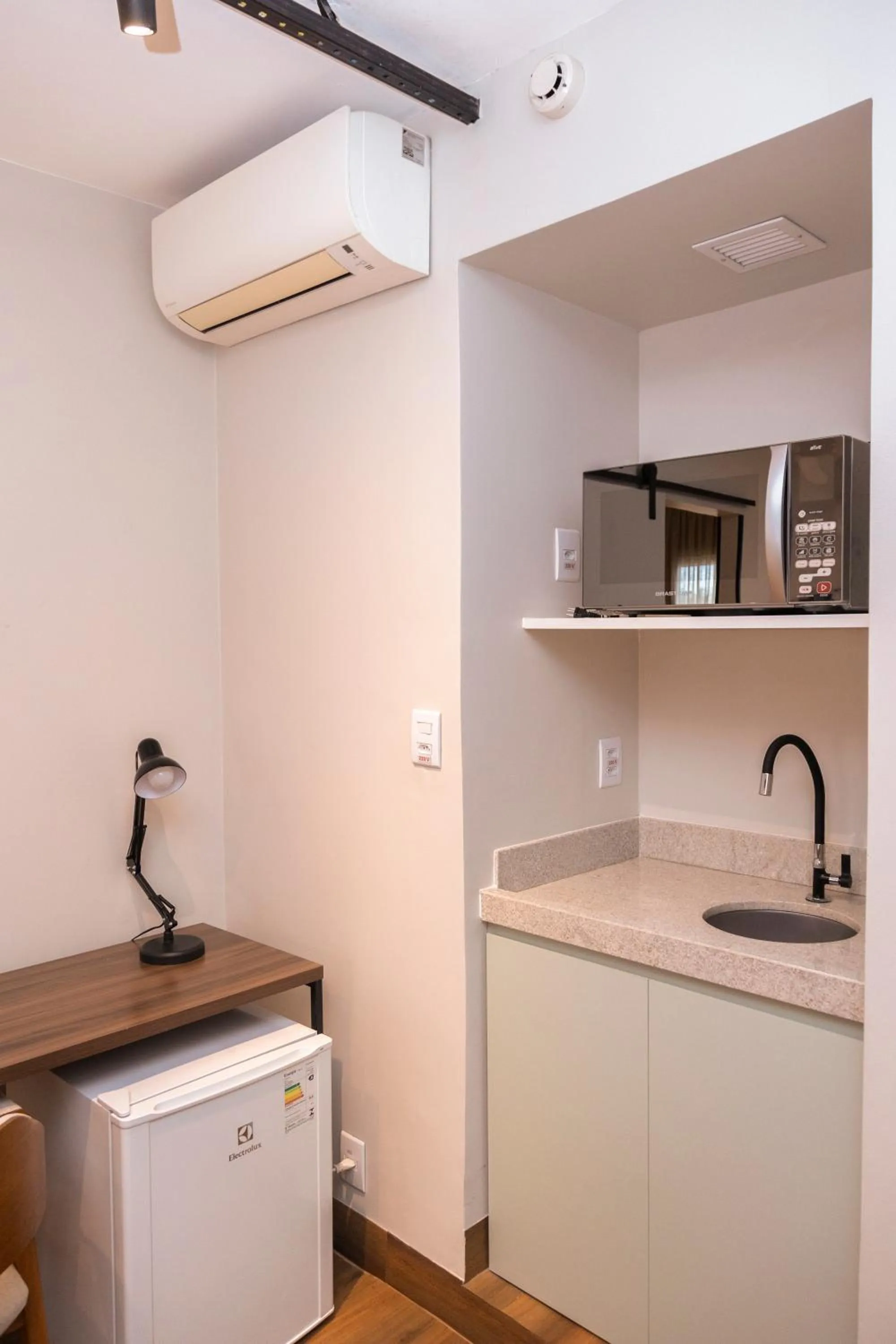 Kitchen or kitchenette in ibis Catanduva