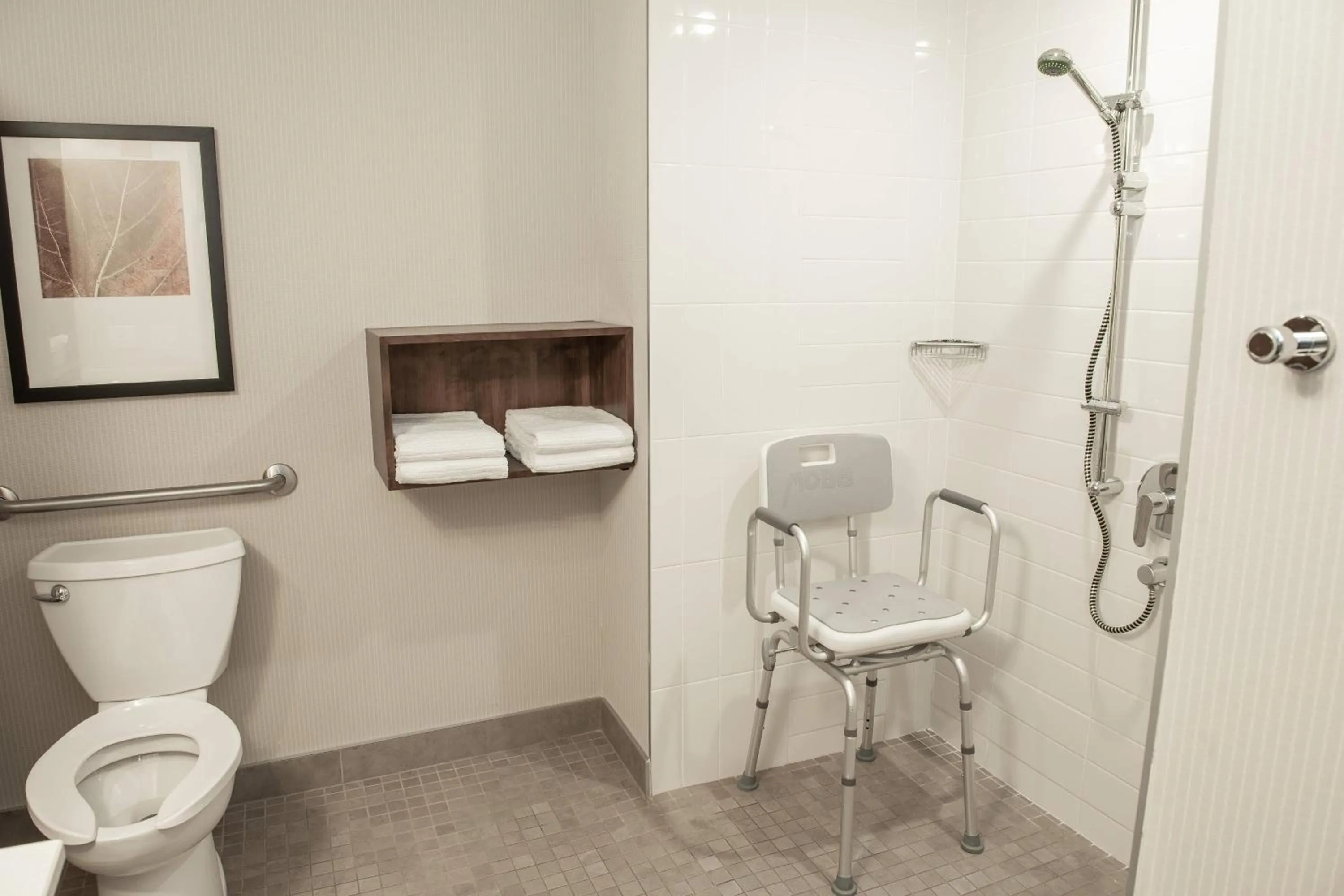 Bathroom in Delta Hotels by Marriott Saguenay Conference Centre