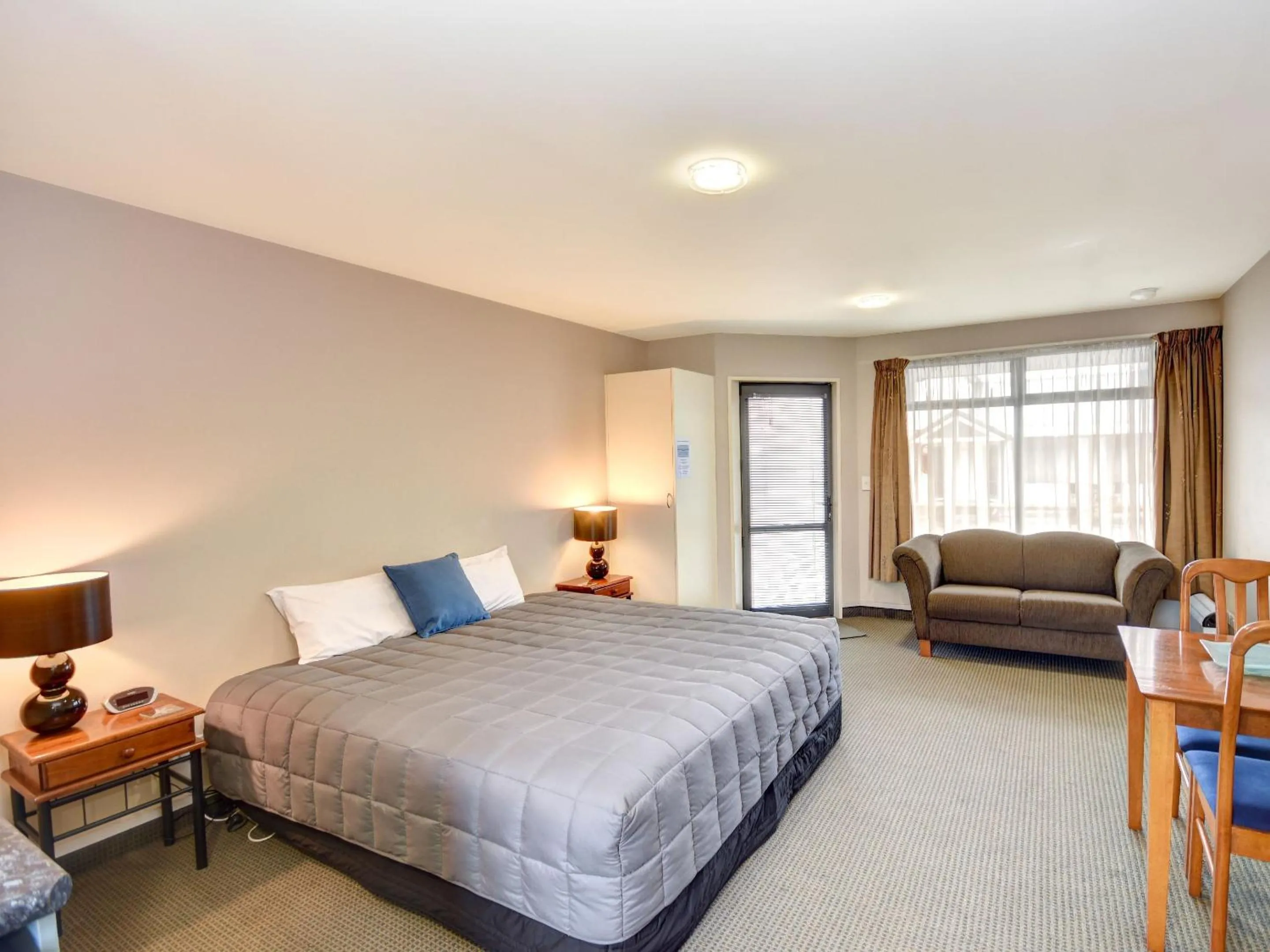 Bed in Bonnie Knights Motel Mosgiel