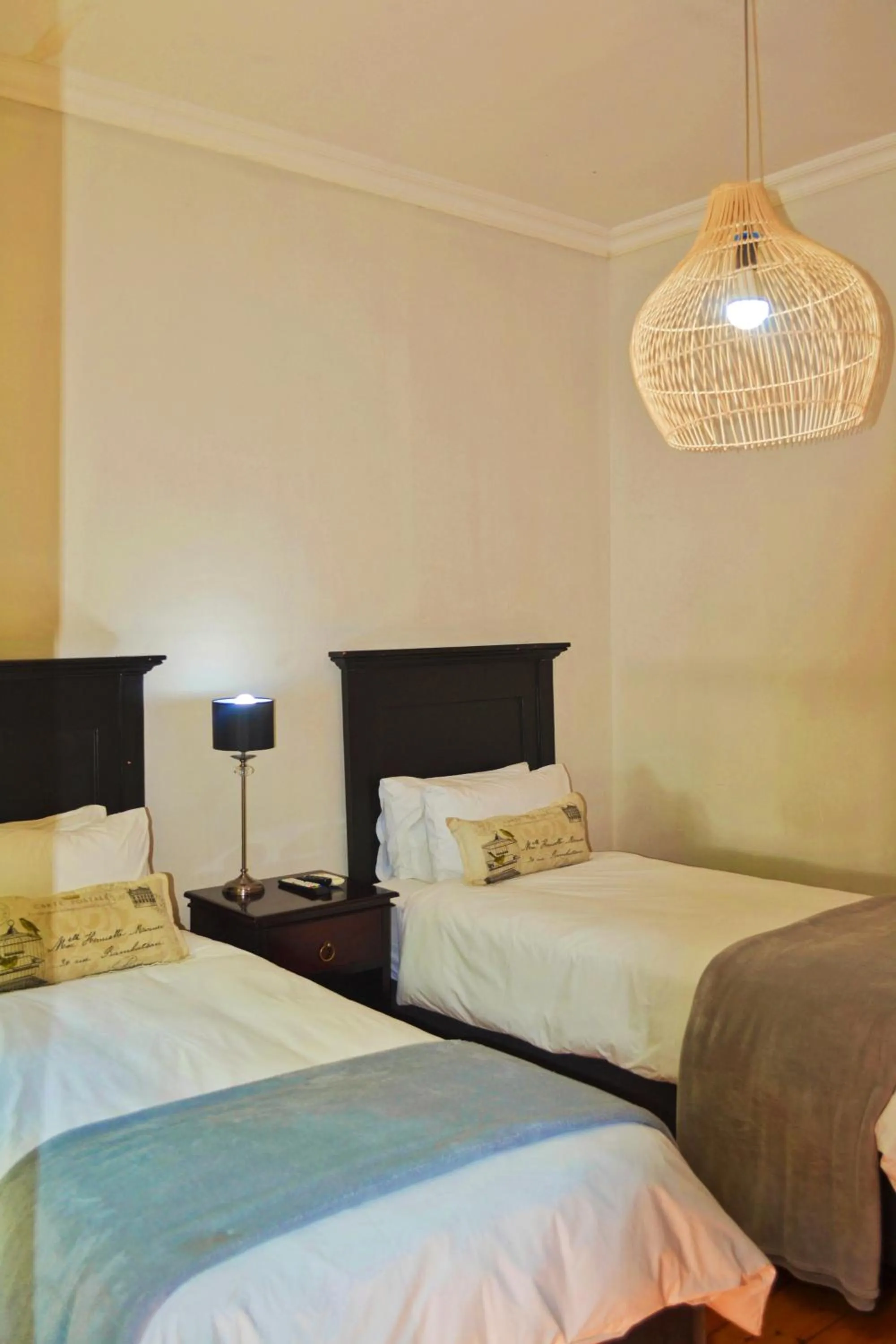 Bedroom, Bed in Old House Lodge