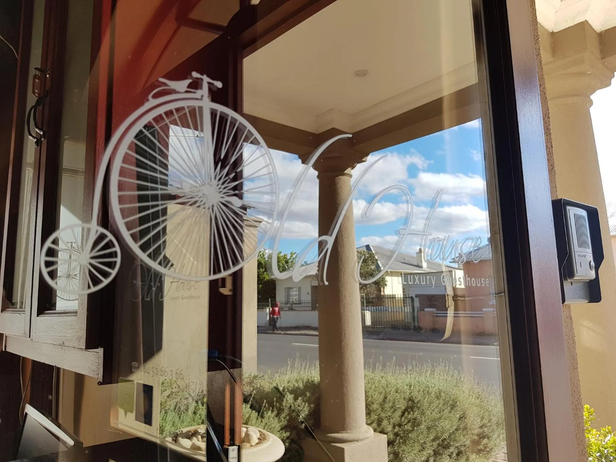 Facade/entrance in Old House Lodge