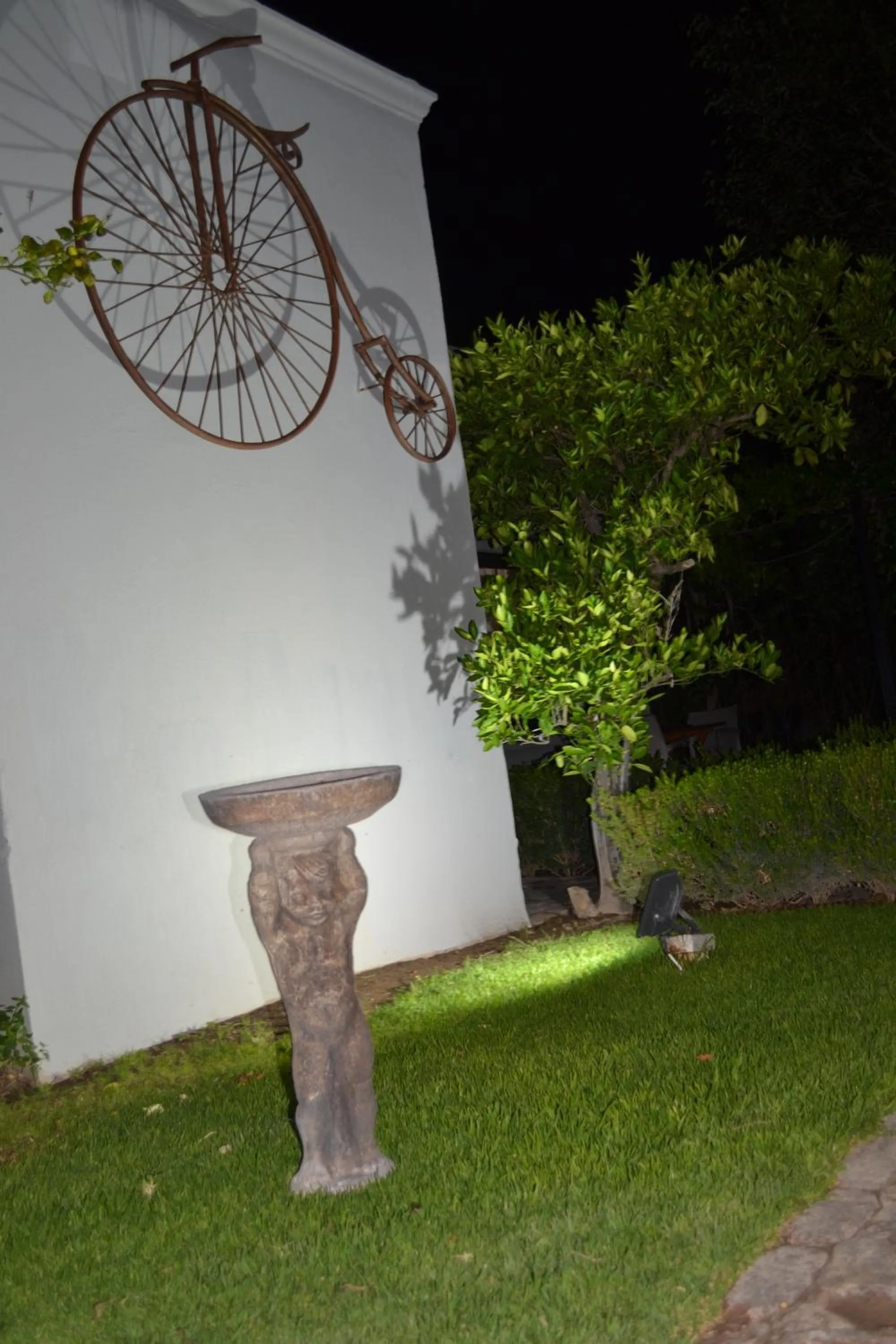 Night in Old House Lodge