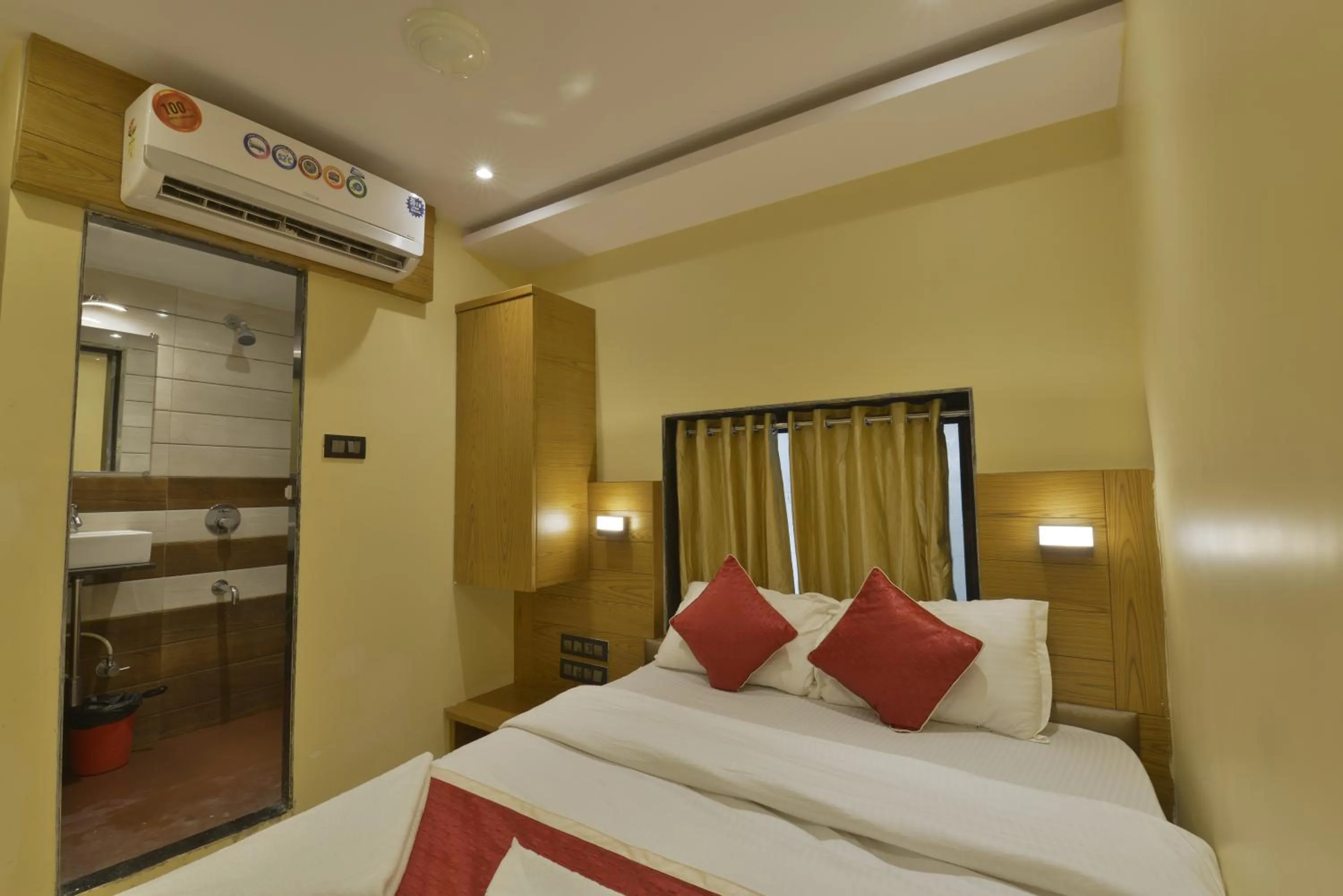Bed in Hotel Residency Park Near Masjid Rly Station South Mumbai