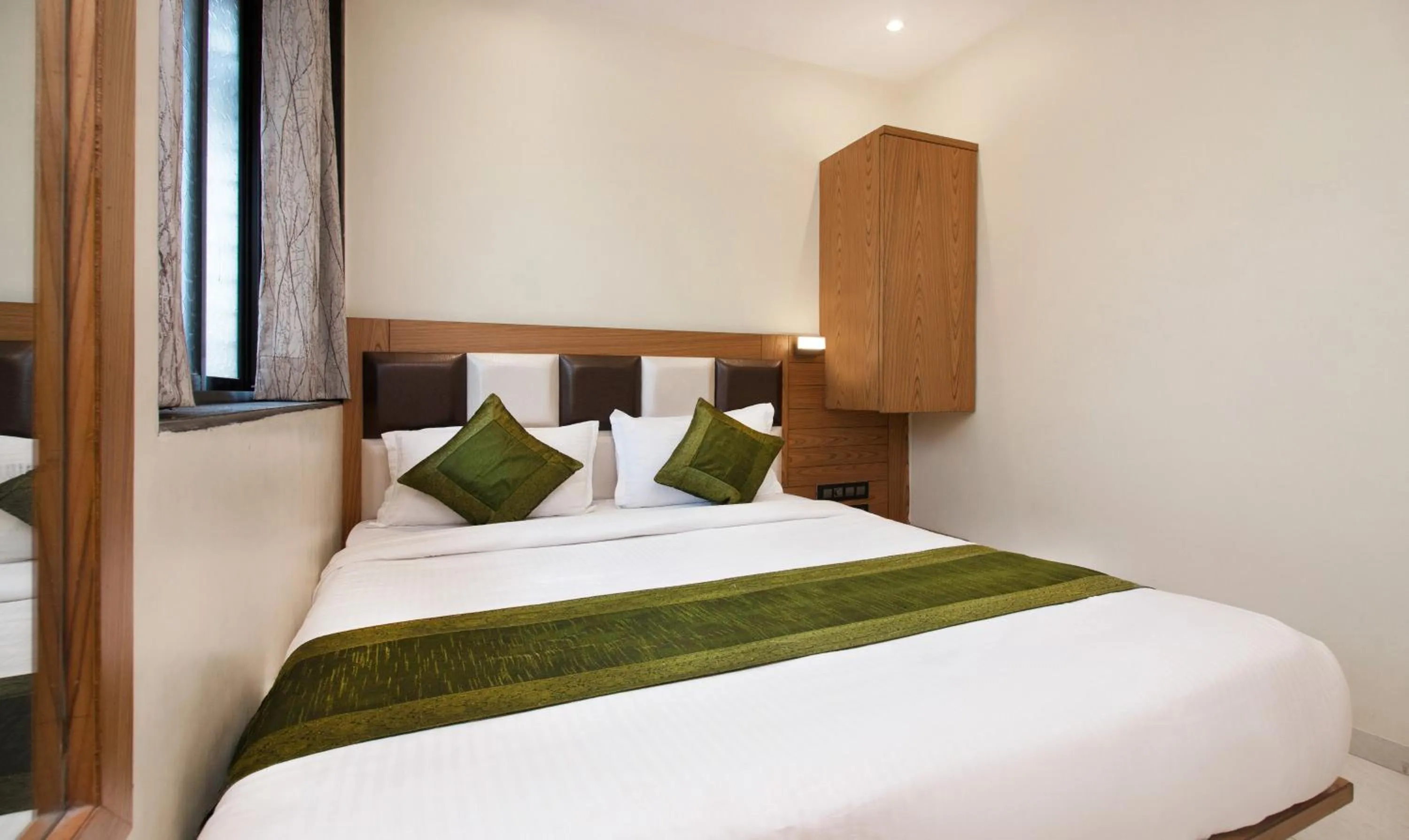 Bed in Hotel Residency Park Near Masjid Rly Station South Mumbai