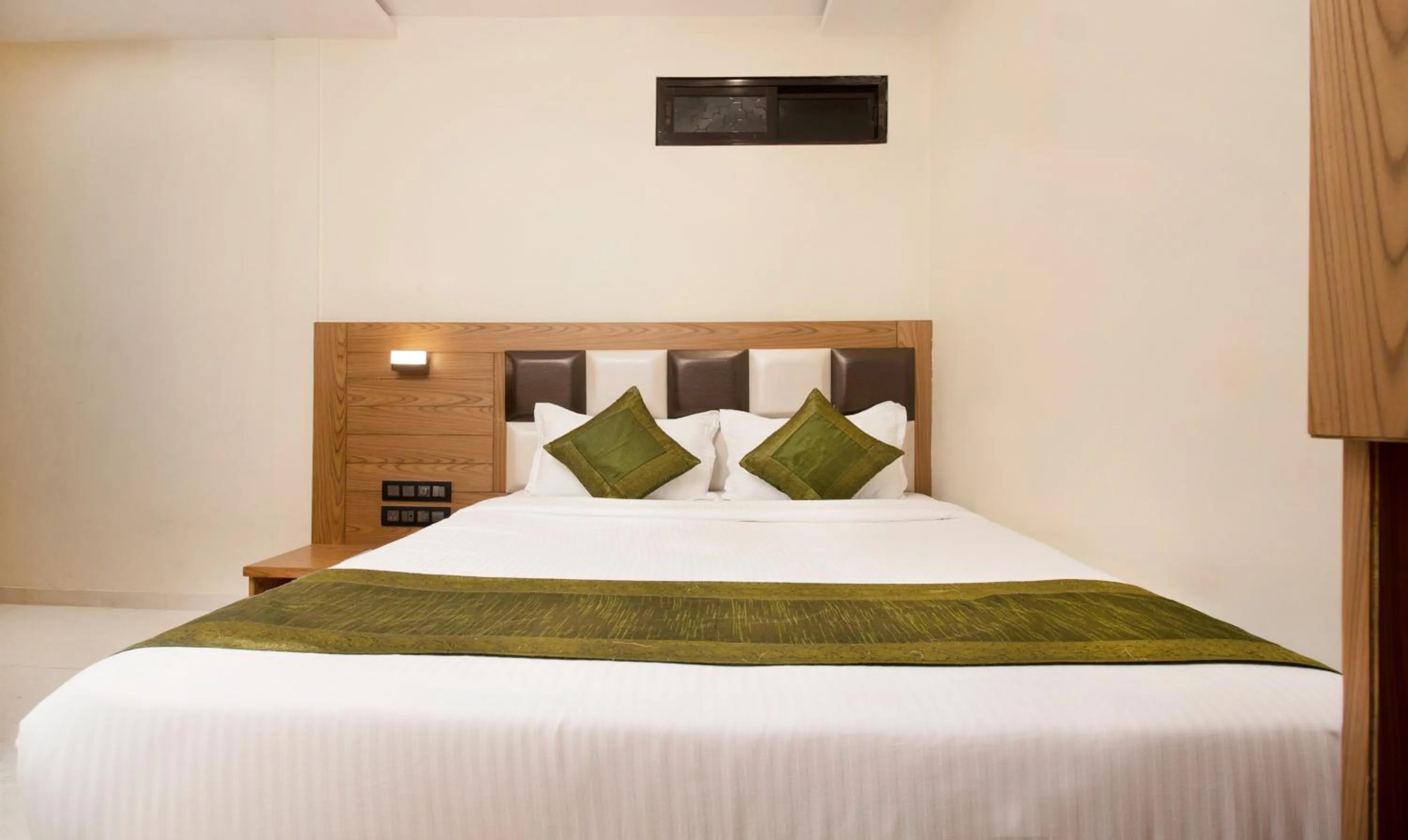 Bed in Hotel Residency Park Near Masjid Rly Station South Mumbai