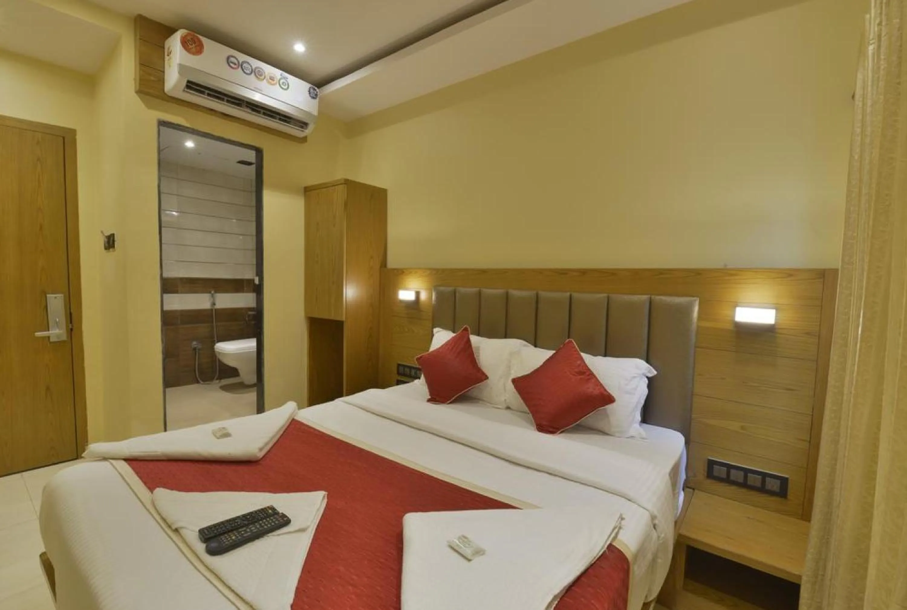 Bed in Hotel Residency Park Near Masjid Rly Station South Mumbai