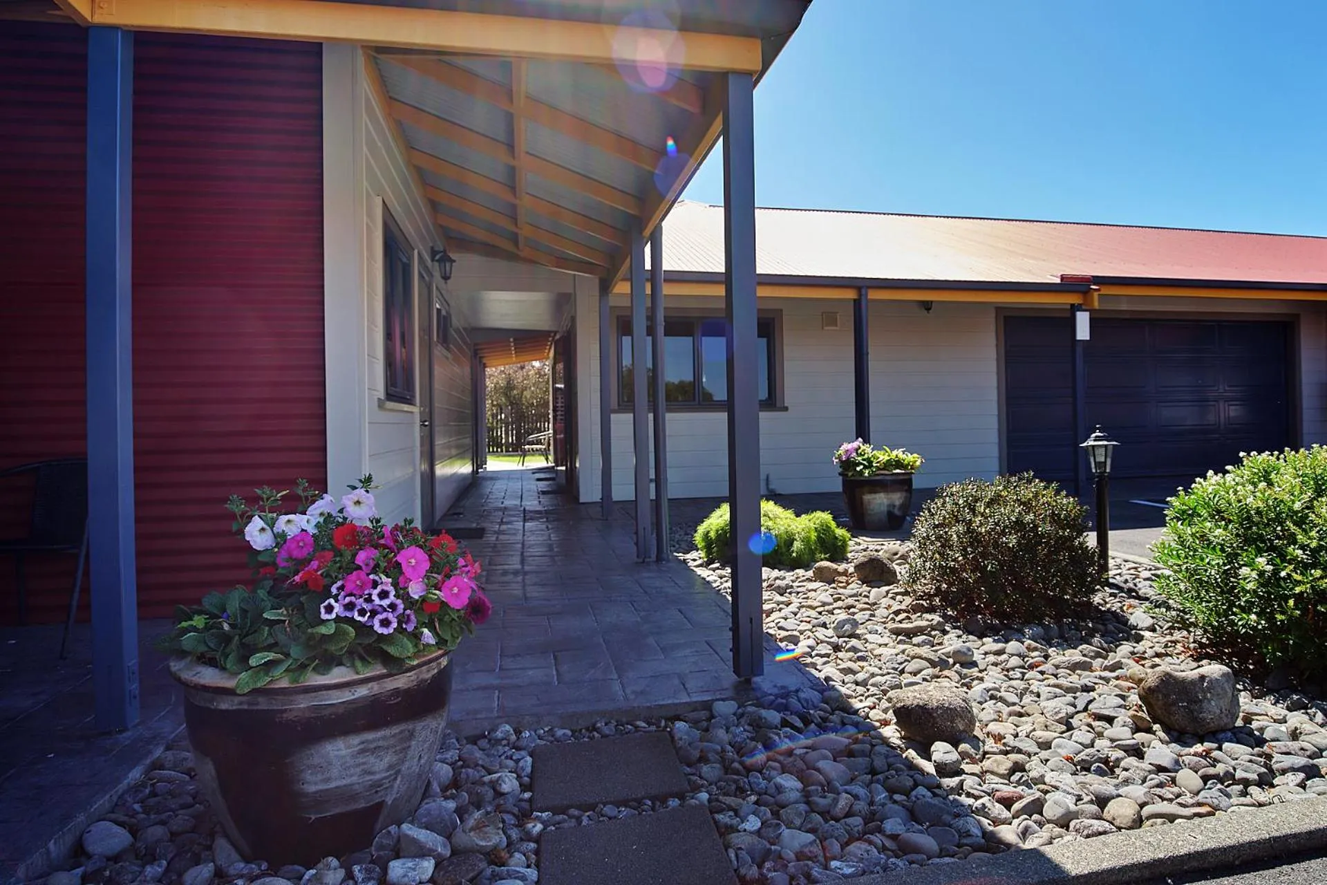 Property building in ASURE Oak Estate Motor Lodge