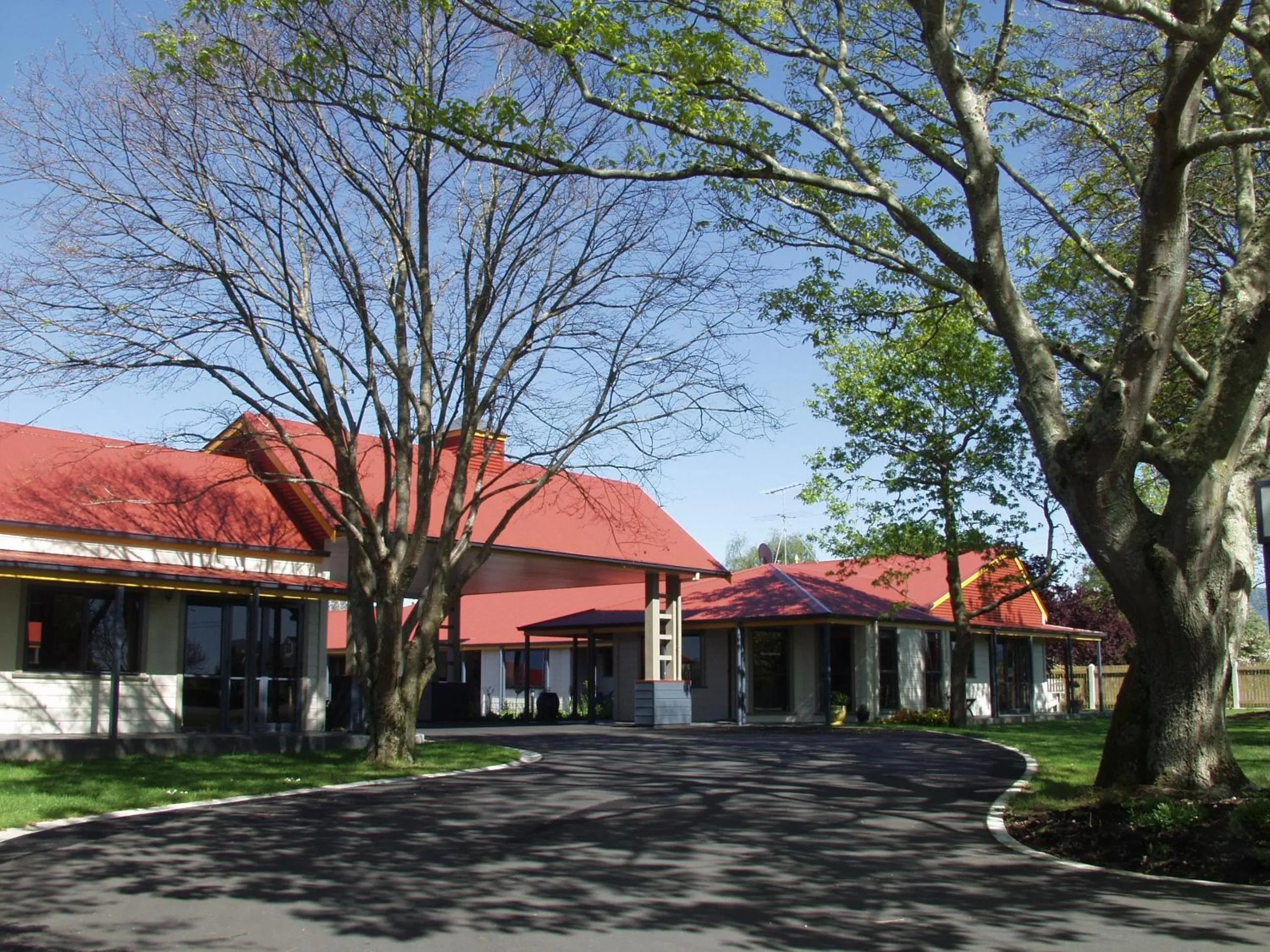 Property building in ASURE Oak Estate Motor Lodge