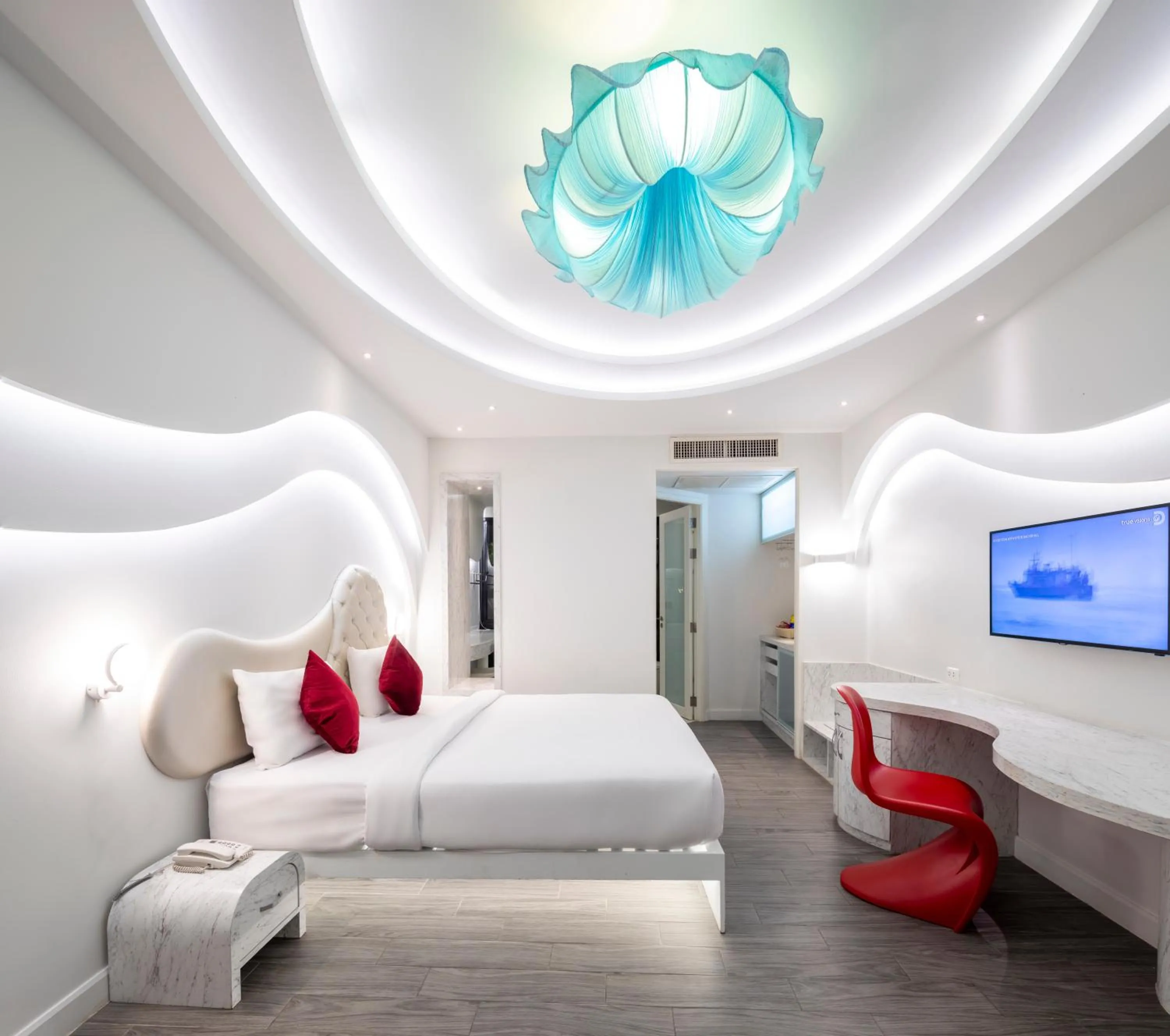 Bed in Avatara Resort