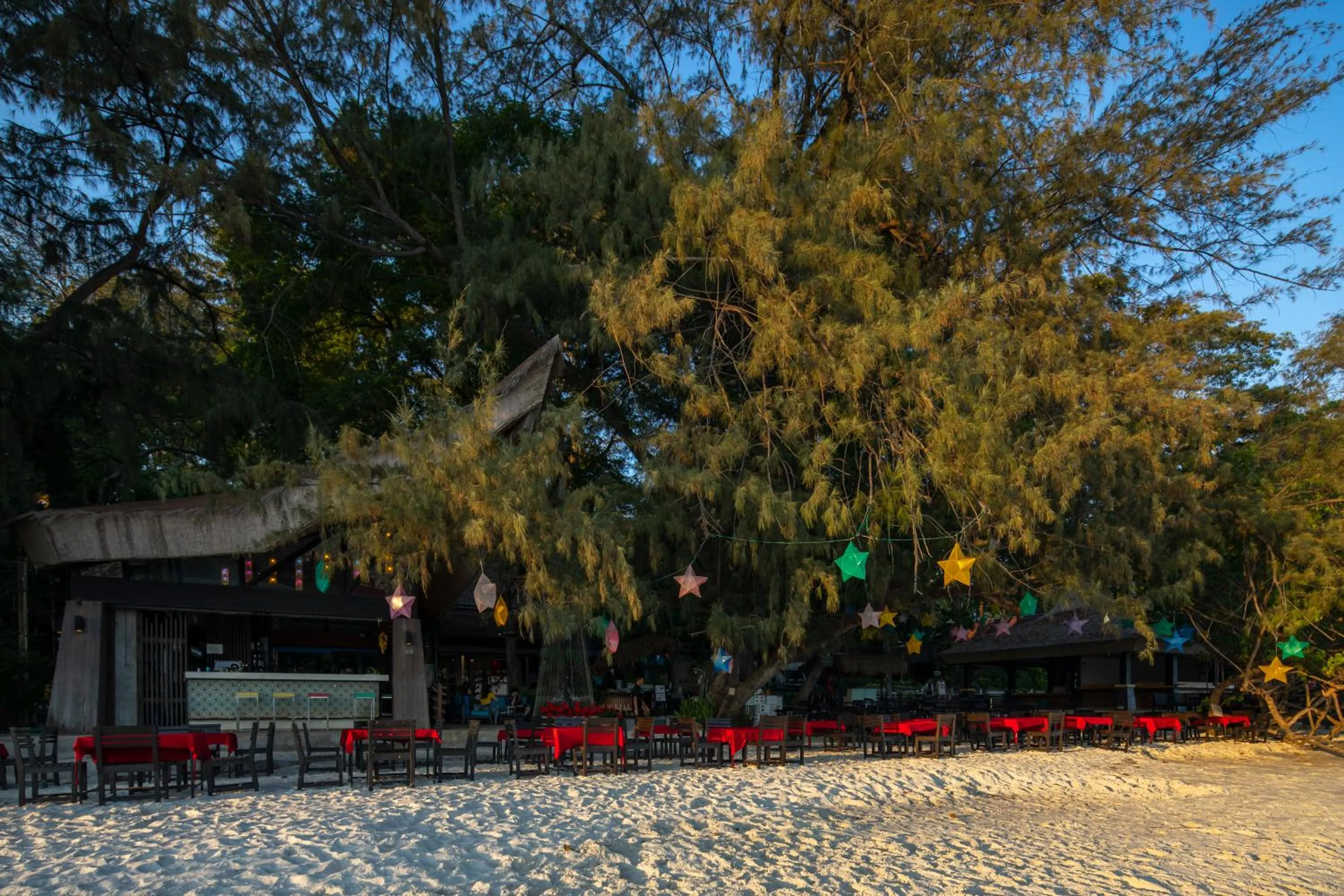 Restaurant/places to eat in Avatara Resort