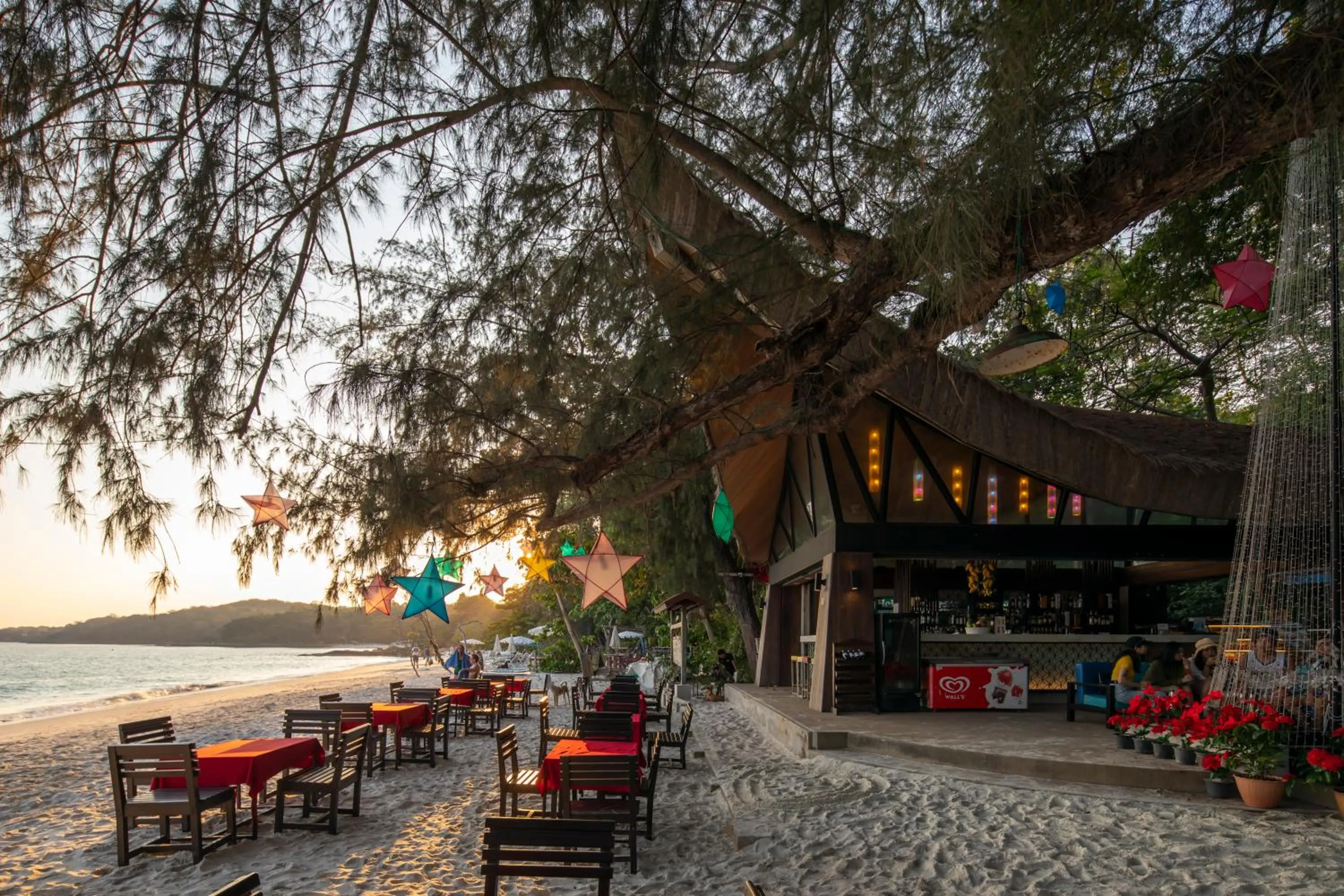 Restaurant/places to eat in Avatara Resort