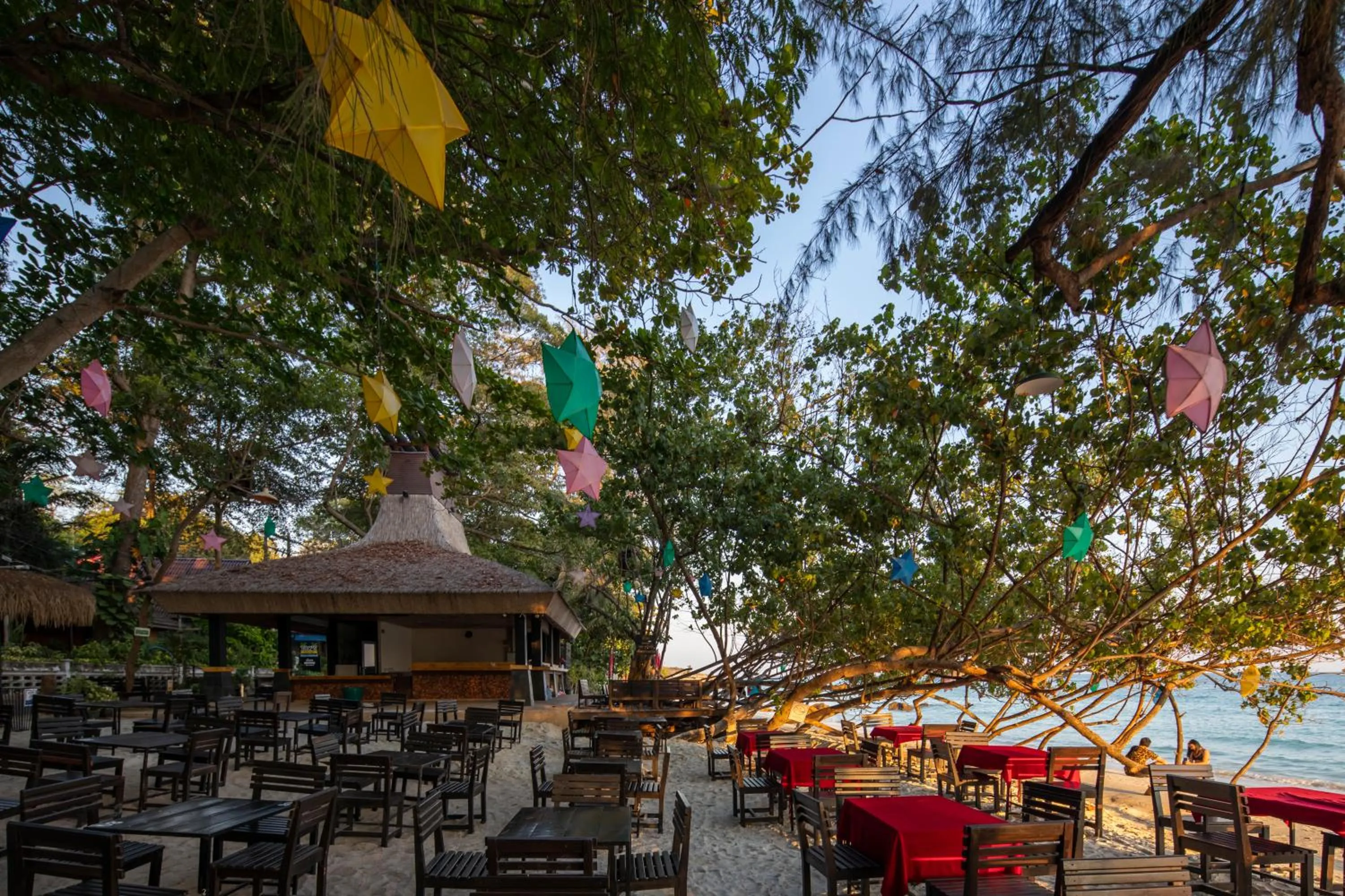 Restaurant/places to eat in Avatara Resort