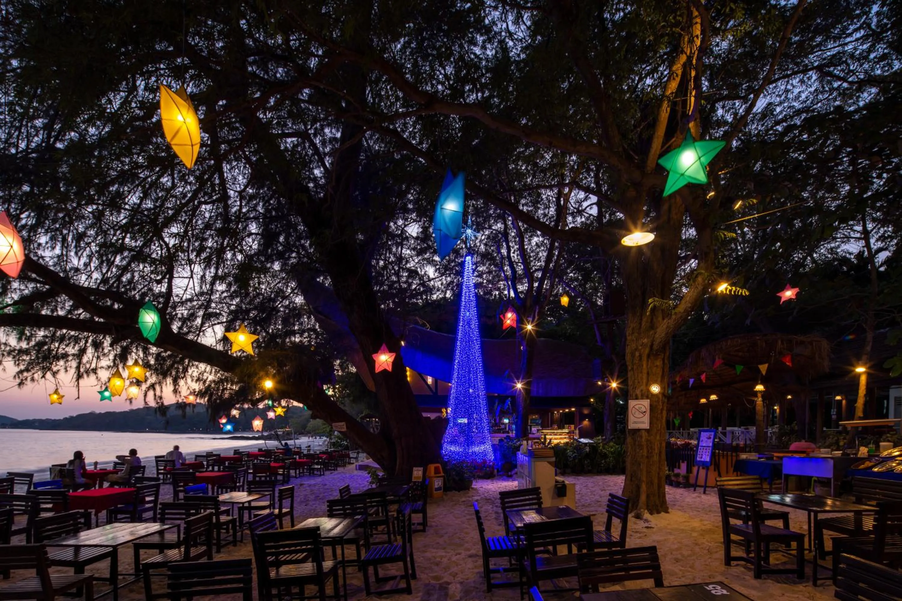 Restaurant/places to eat in Avatara Resort