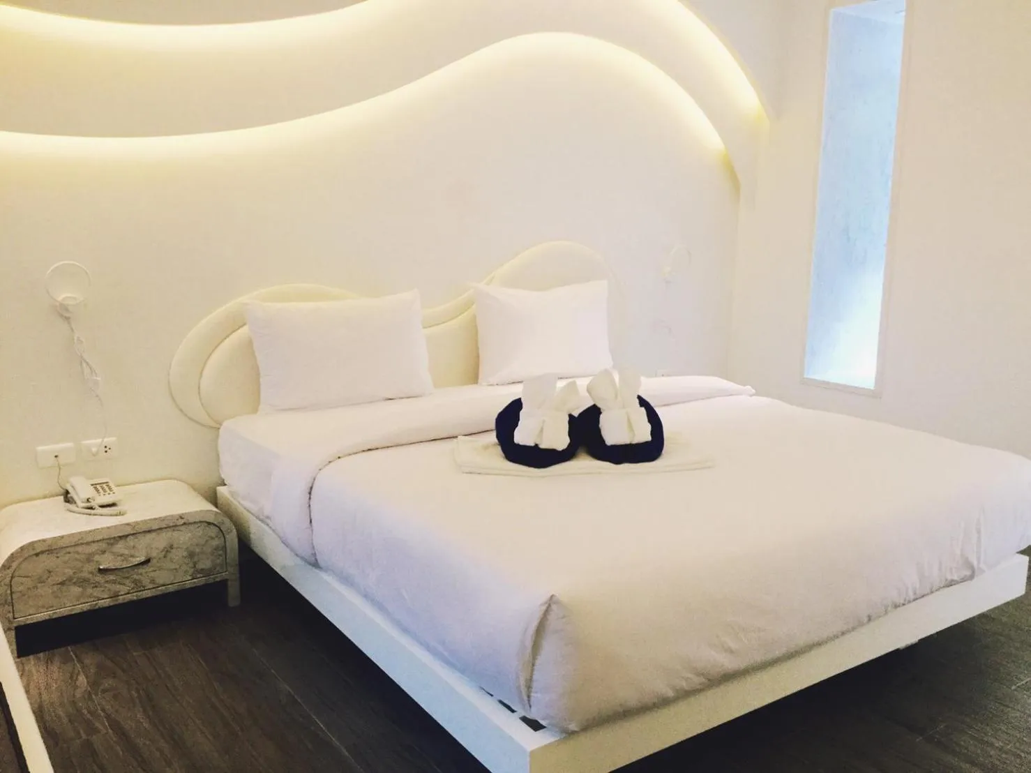 Photo of the whole room, Bed in Avatara Resort