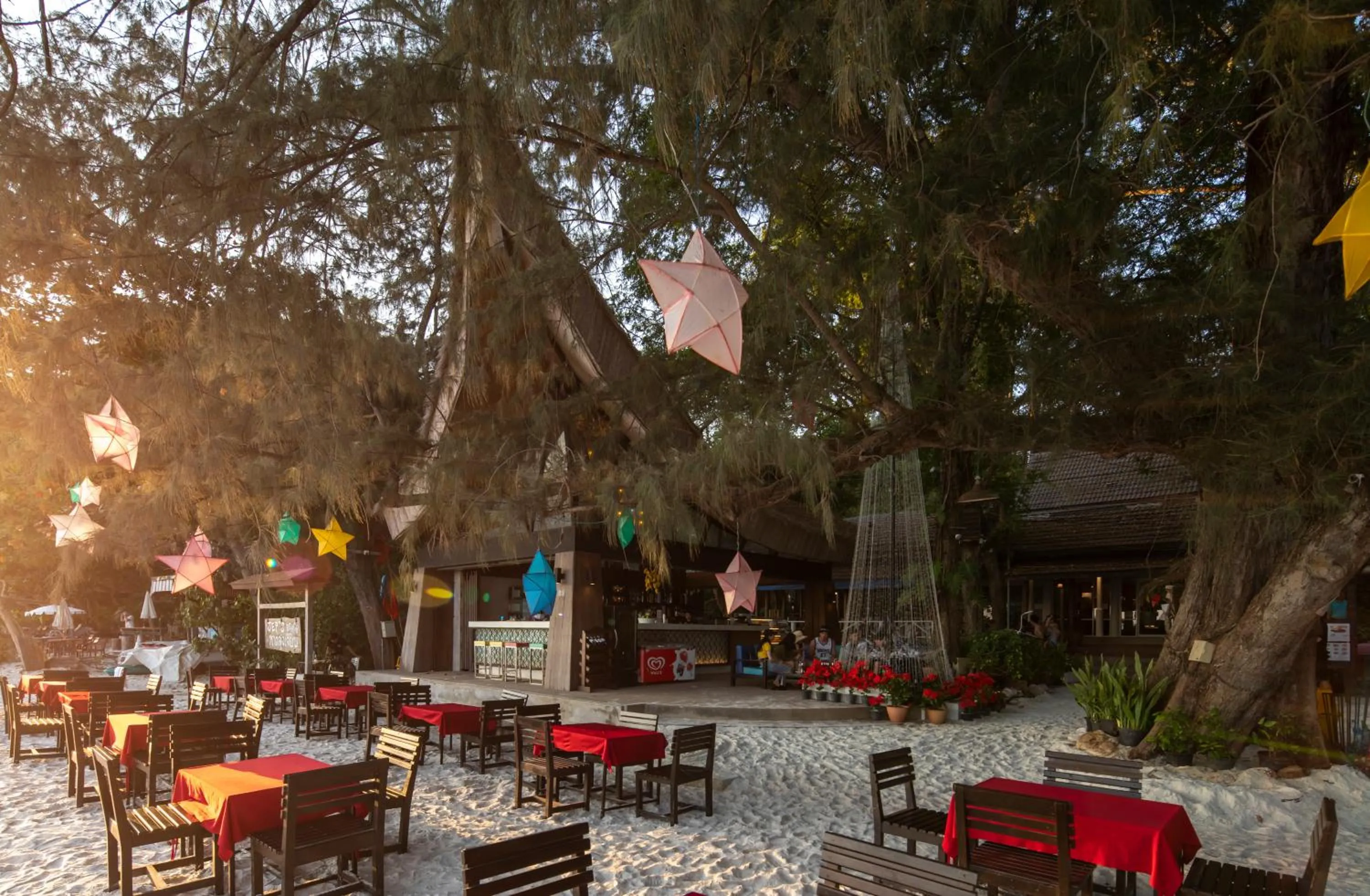 Restaurant/places to eat in Avatara Resort