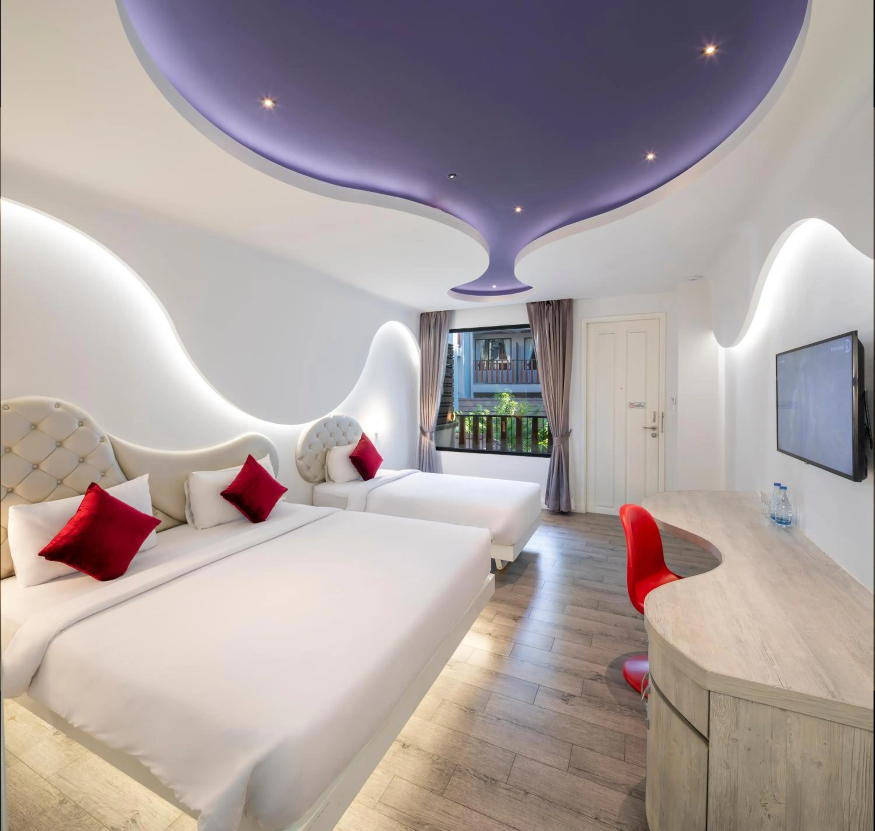 Photo of the whole room, Bed in Avatara Resort