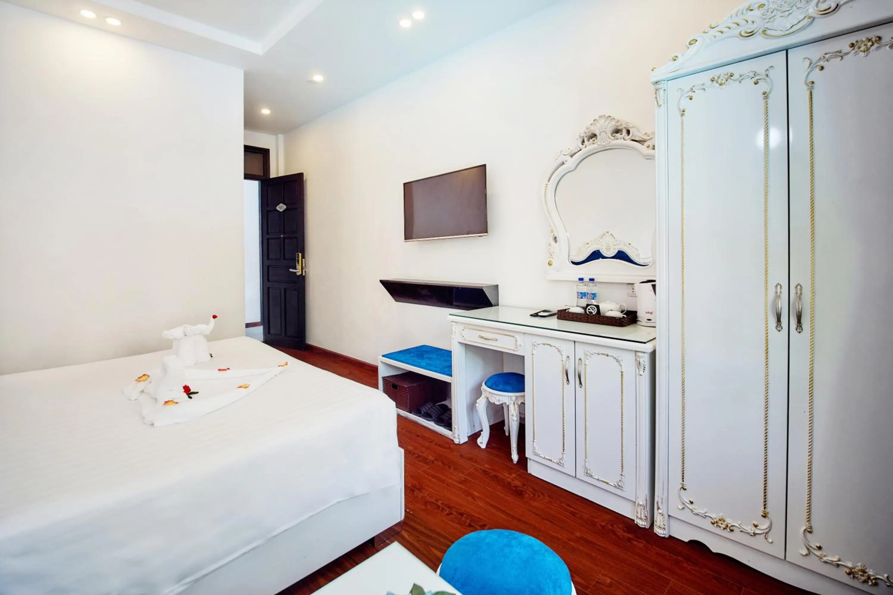 Bedroom, Bed in Nostalgia Hotel and Spa