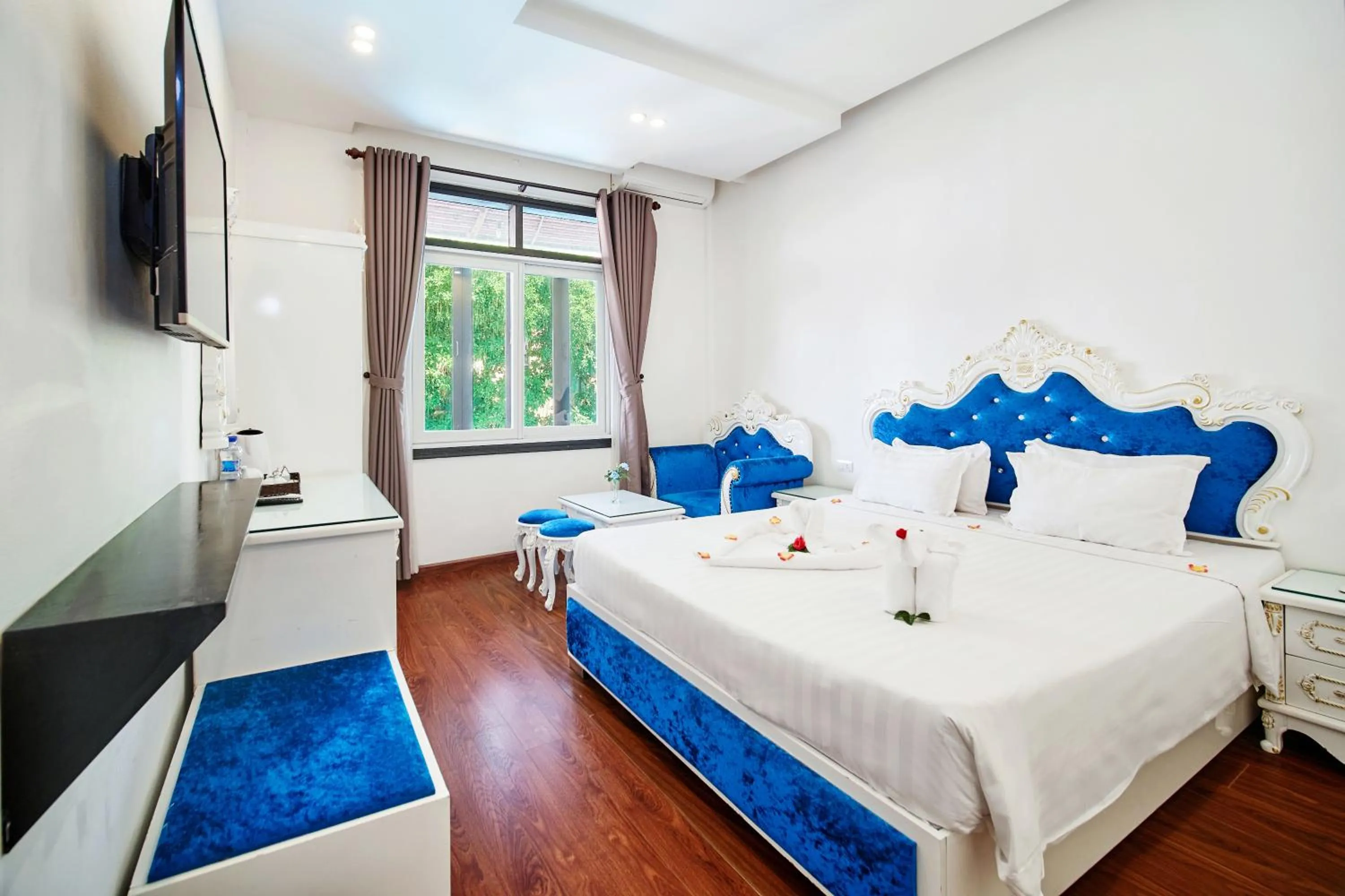 Bedroom, Bed in Nostalgia Hotel and Spa