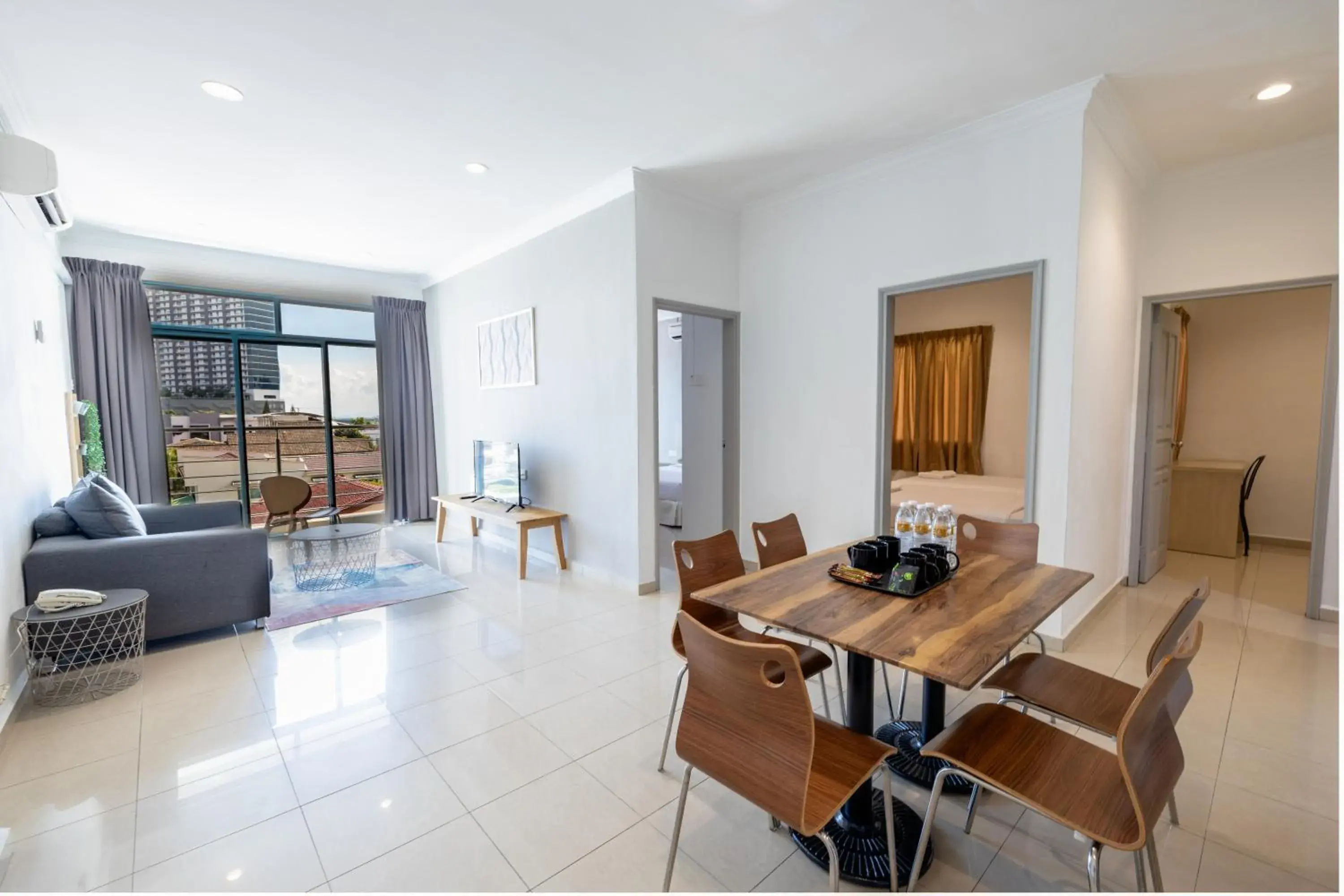 Superior 3-Bedroom Apartment in Golden View Serviced Apartments Superior 3-Bedroom Apartment in Golden View Serviced Apartments