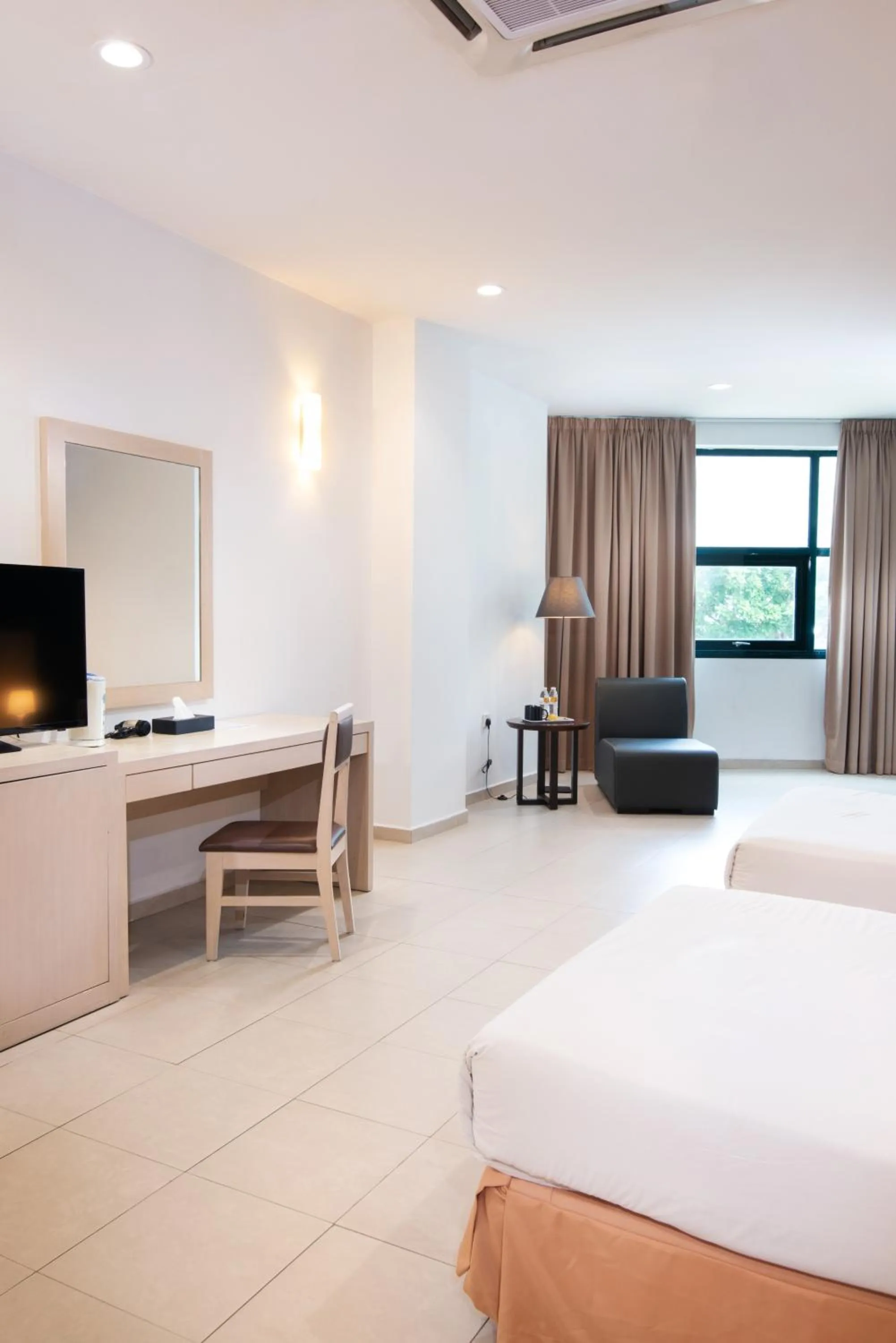 Photo of the whole room, Bed in Golden View Serviced Apartments