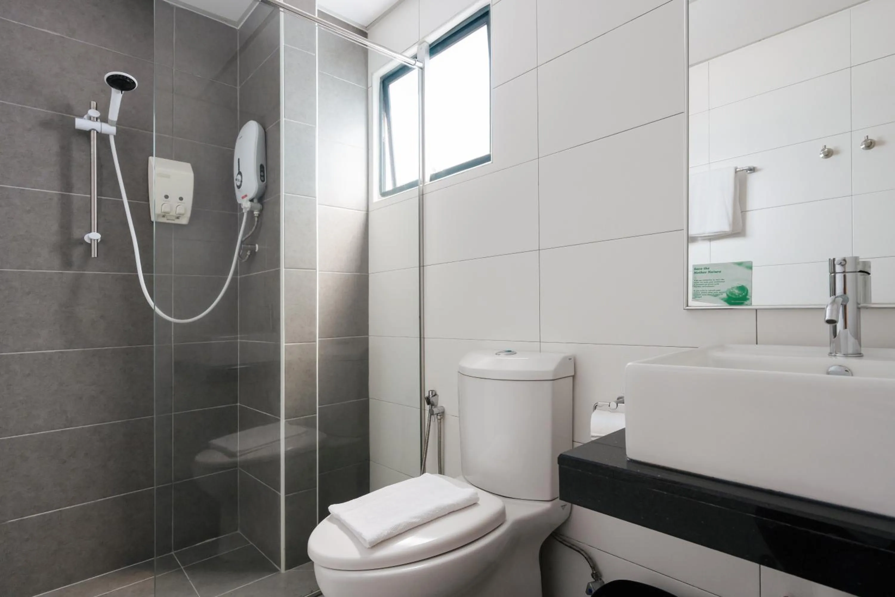 Bathroom in Golden View Serviced Apartments