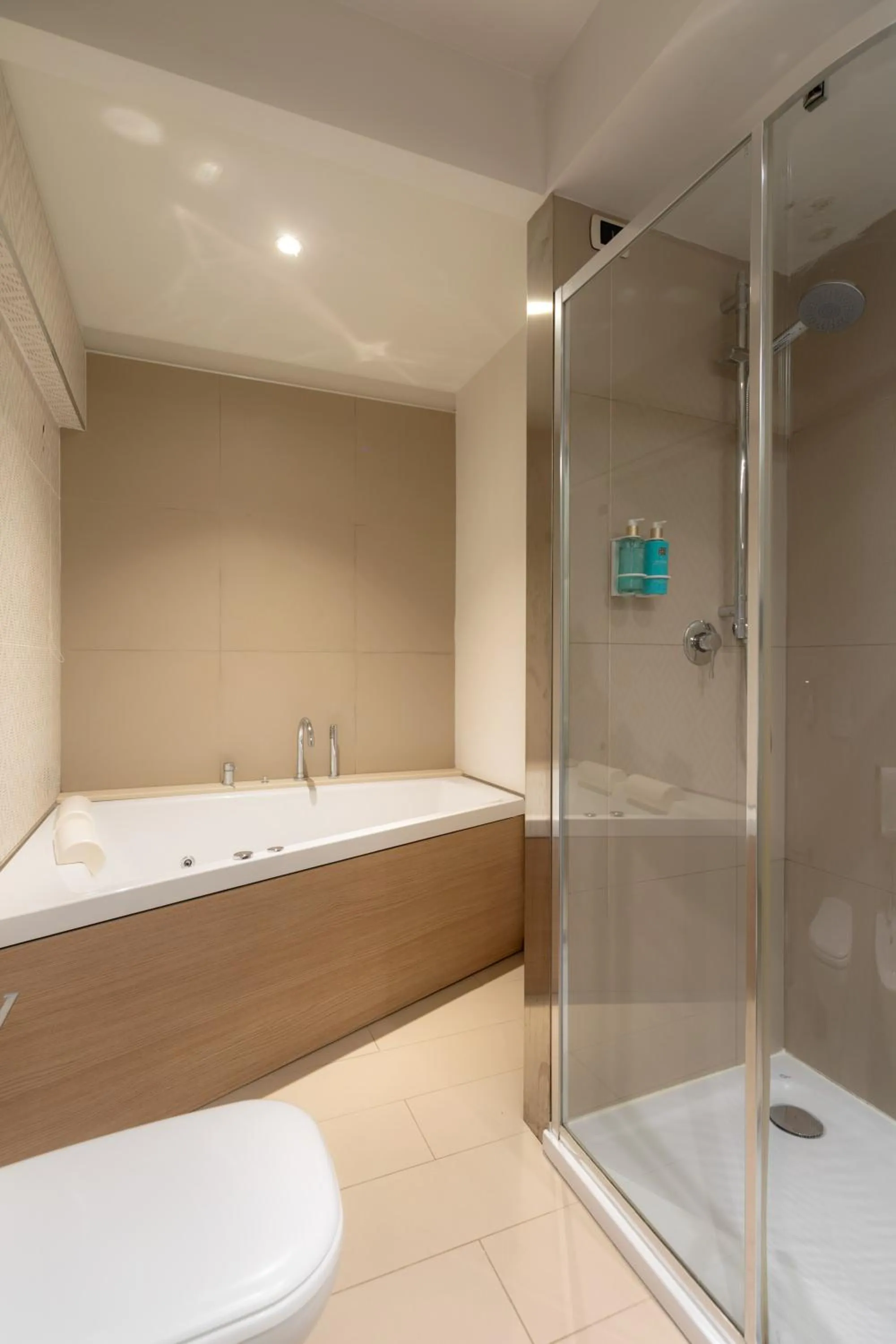 Shower in Hotel Corte Rosada Affiliated by Melia