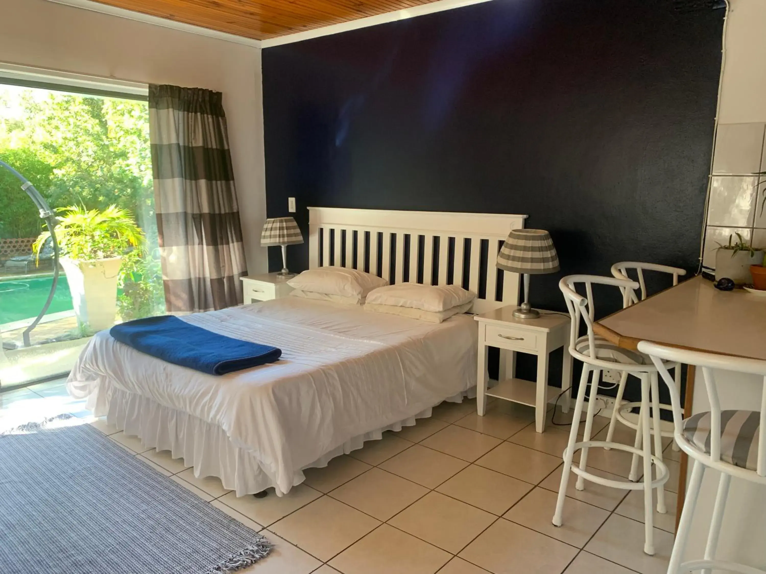 Double Room with Pool View - single occupancy in The Little Hideaway Guesthouse Double Room with Pool View - single occupancy in The Little Hideaway Guesthouse