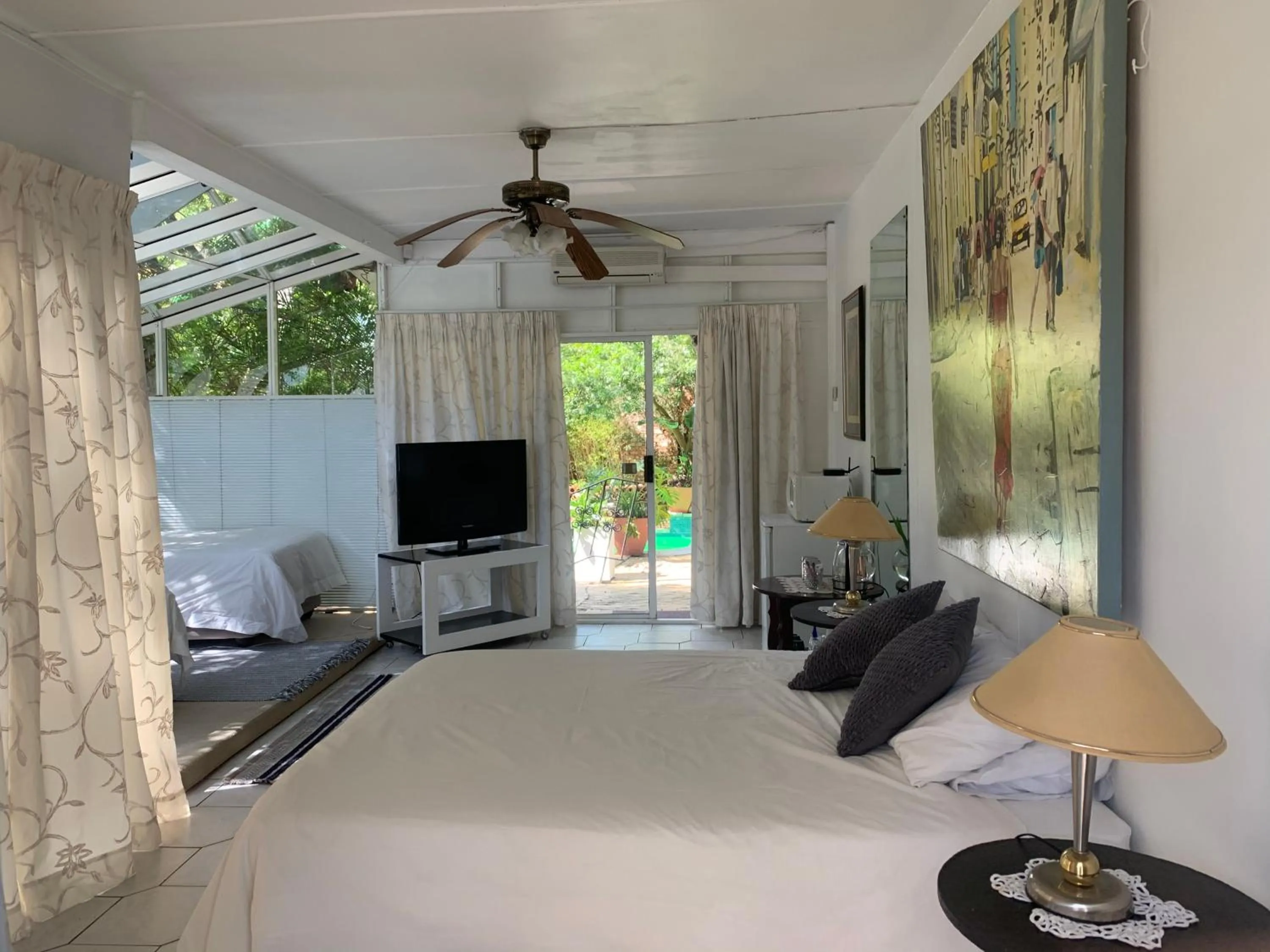 Bedroom, Bed in The Little Hideaway Guesthouse