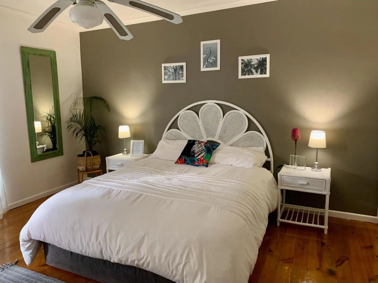 Bed in The Little Hideaway Guesthouse