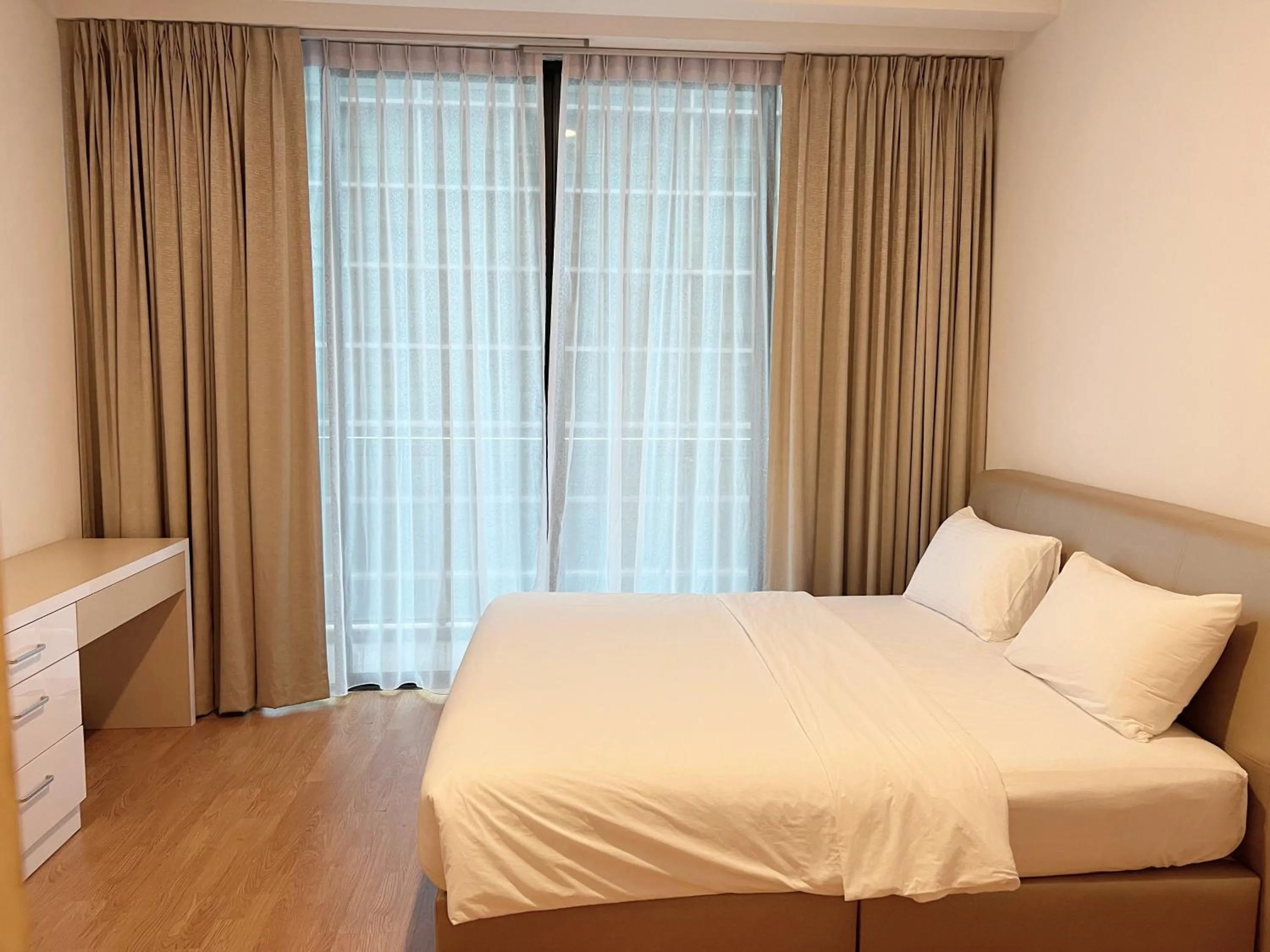 Bedroom, Bed in Imperial Grand Suite Apartment Kuching