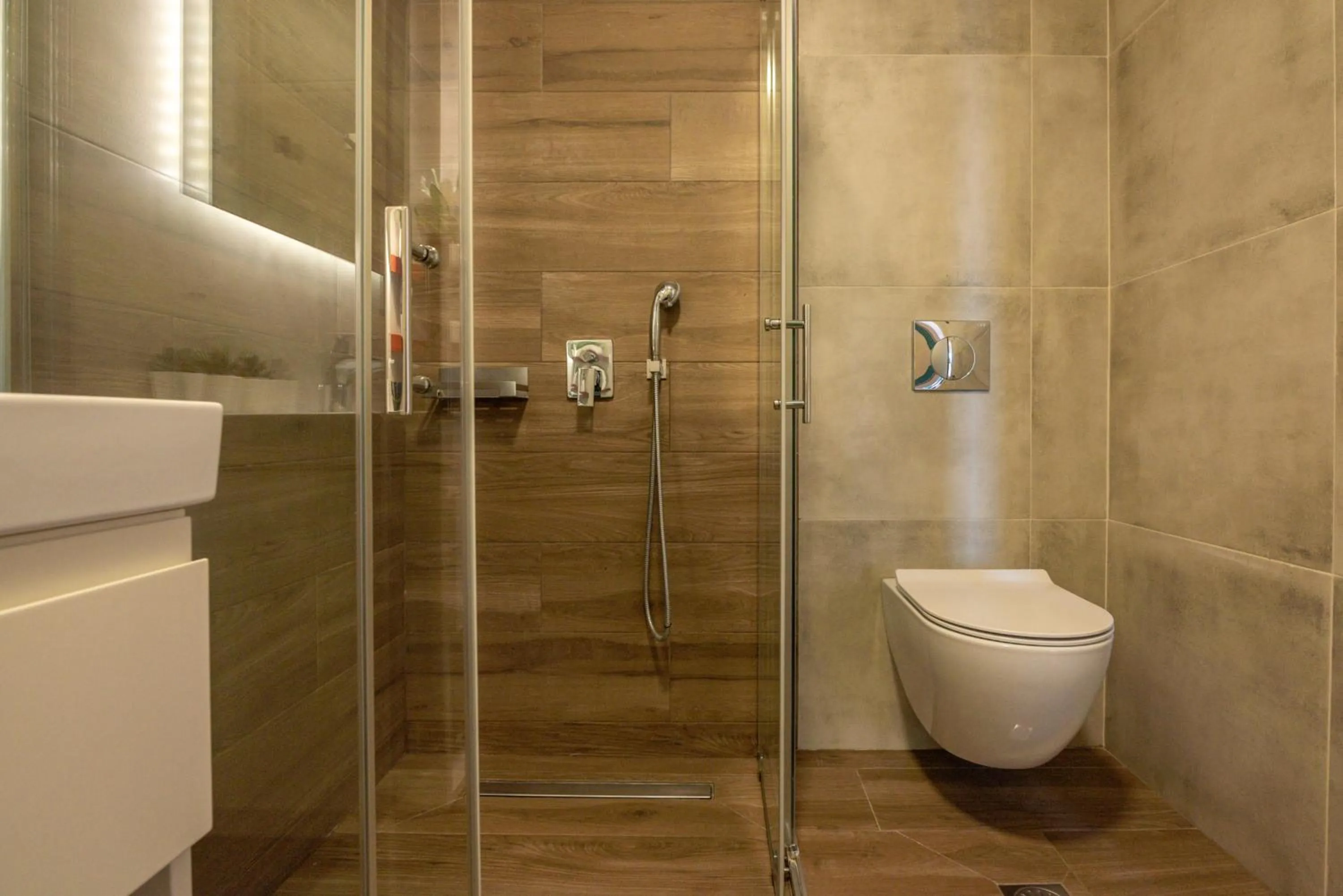 Shower in Kaliviani Traditional Hotel