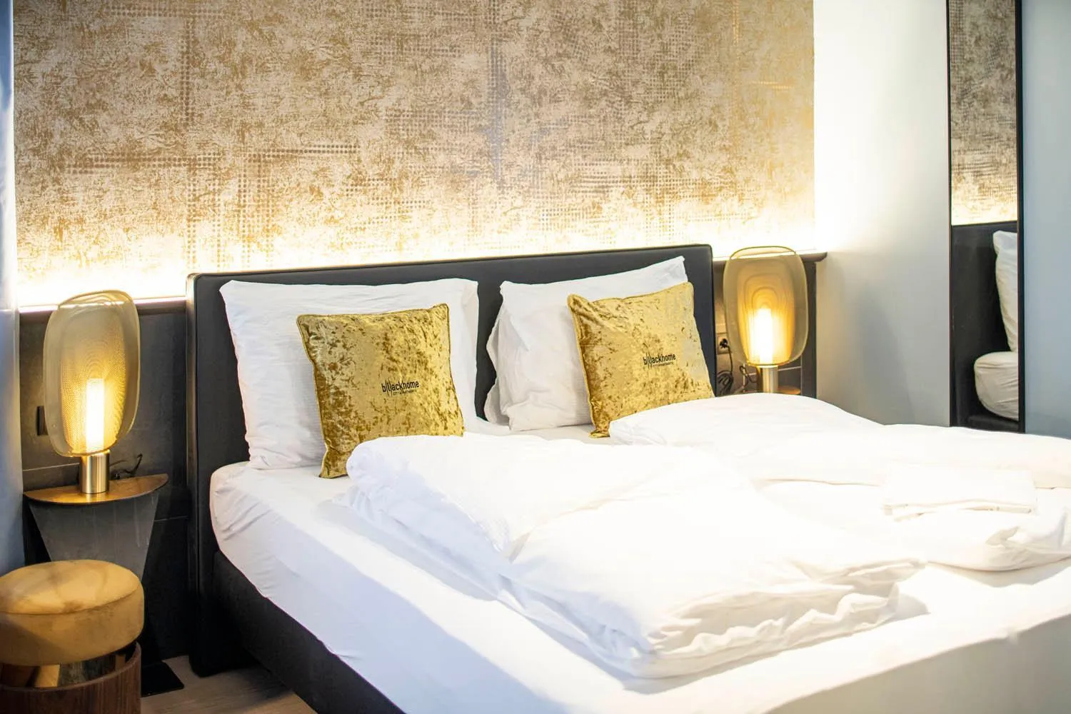 Bed in Blackhome Innsbruck City East I contactless check-in