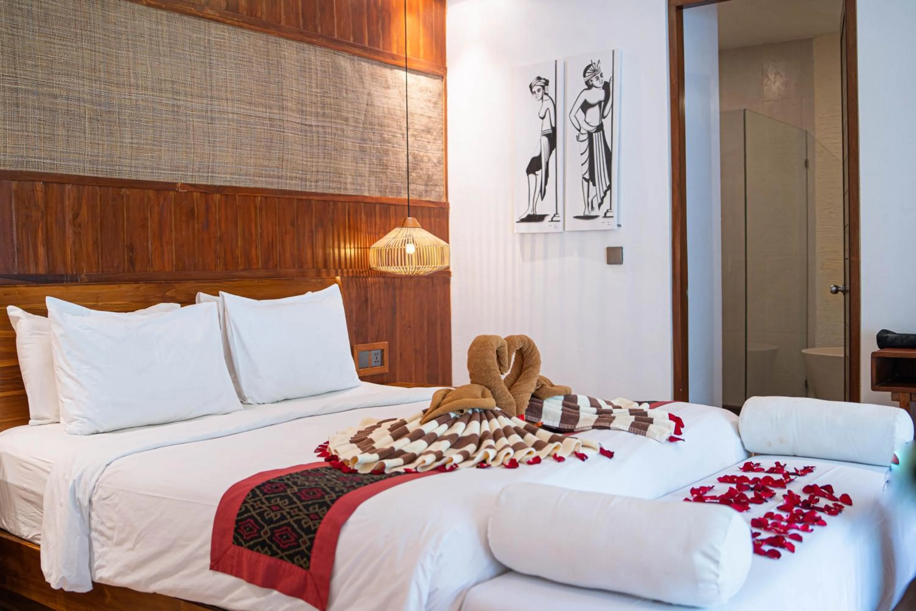 Bed in Jungle Haven Resort Central Ubud