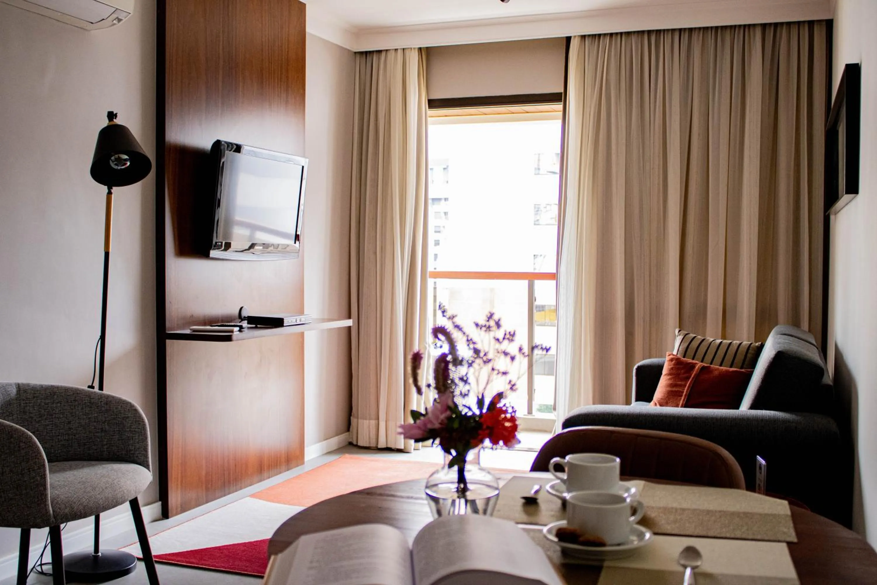 Seating area in Matiz Manhattan