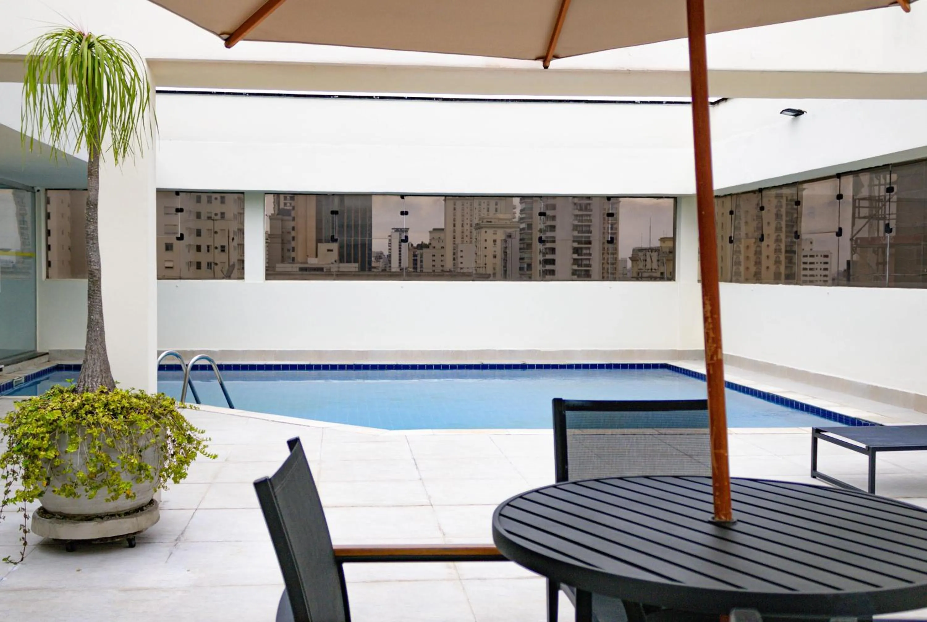 Pool view in Matiz Manhattan
