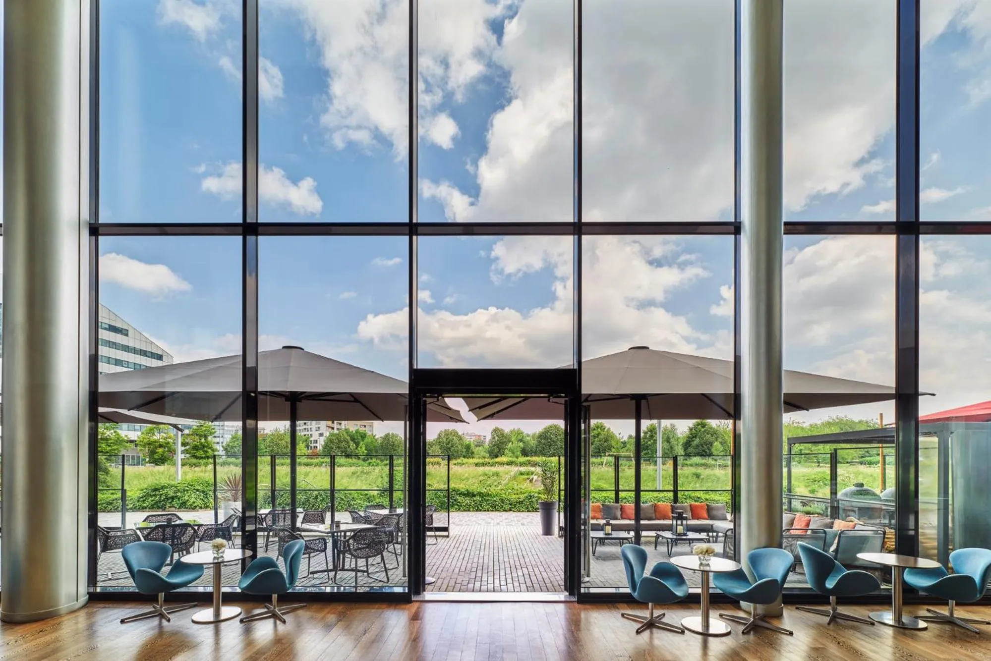 Lounge or bar in Hôtel Barrière Lille